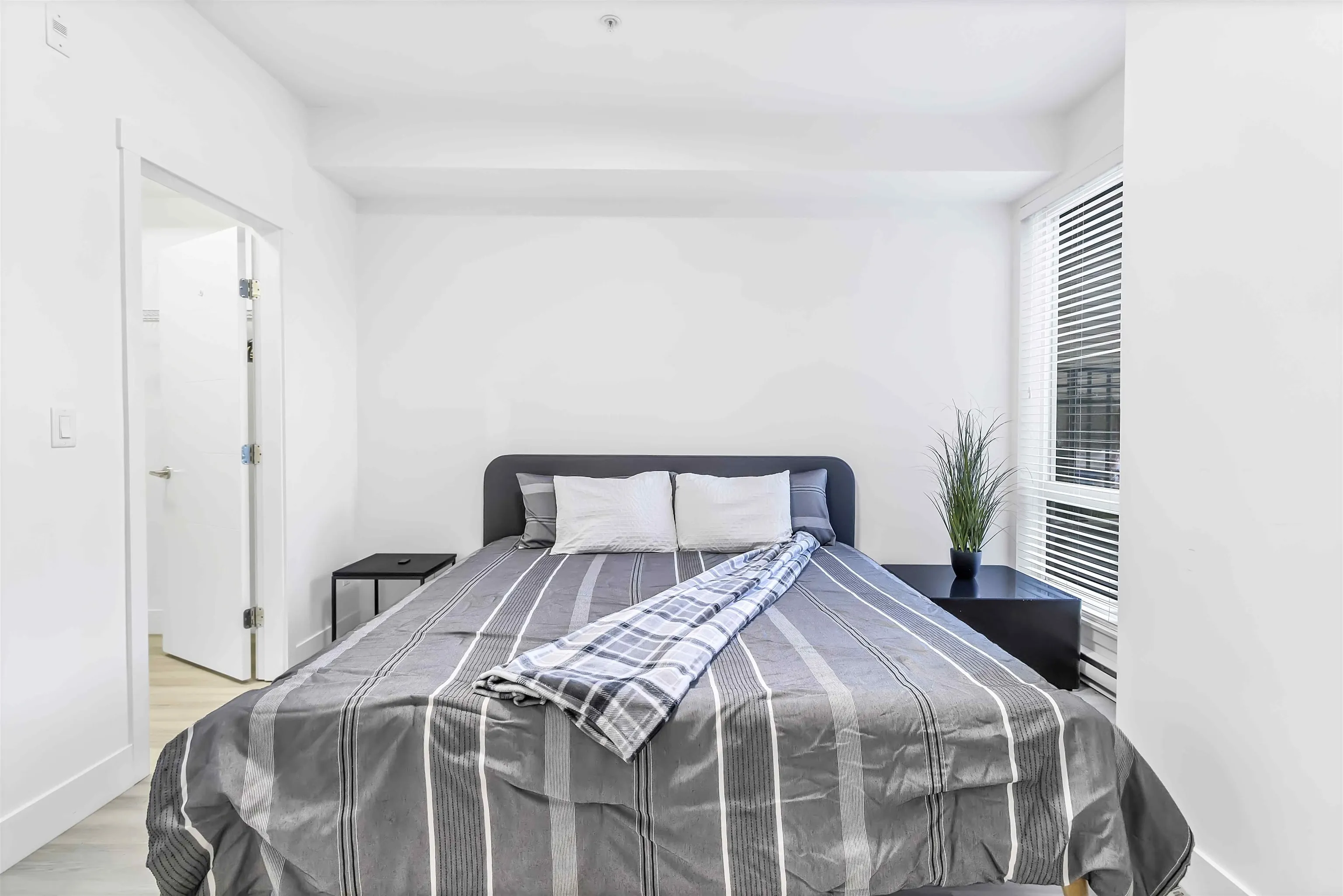 101 15628 104 Avenue