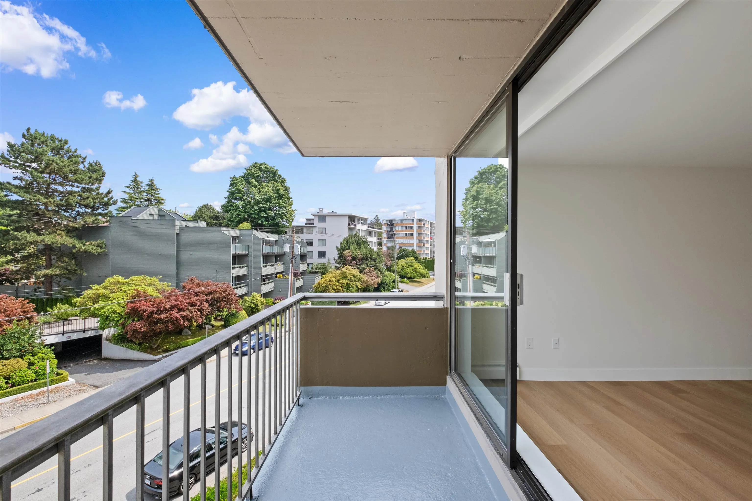 403 2150 Bellevue Avenue