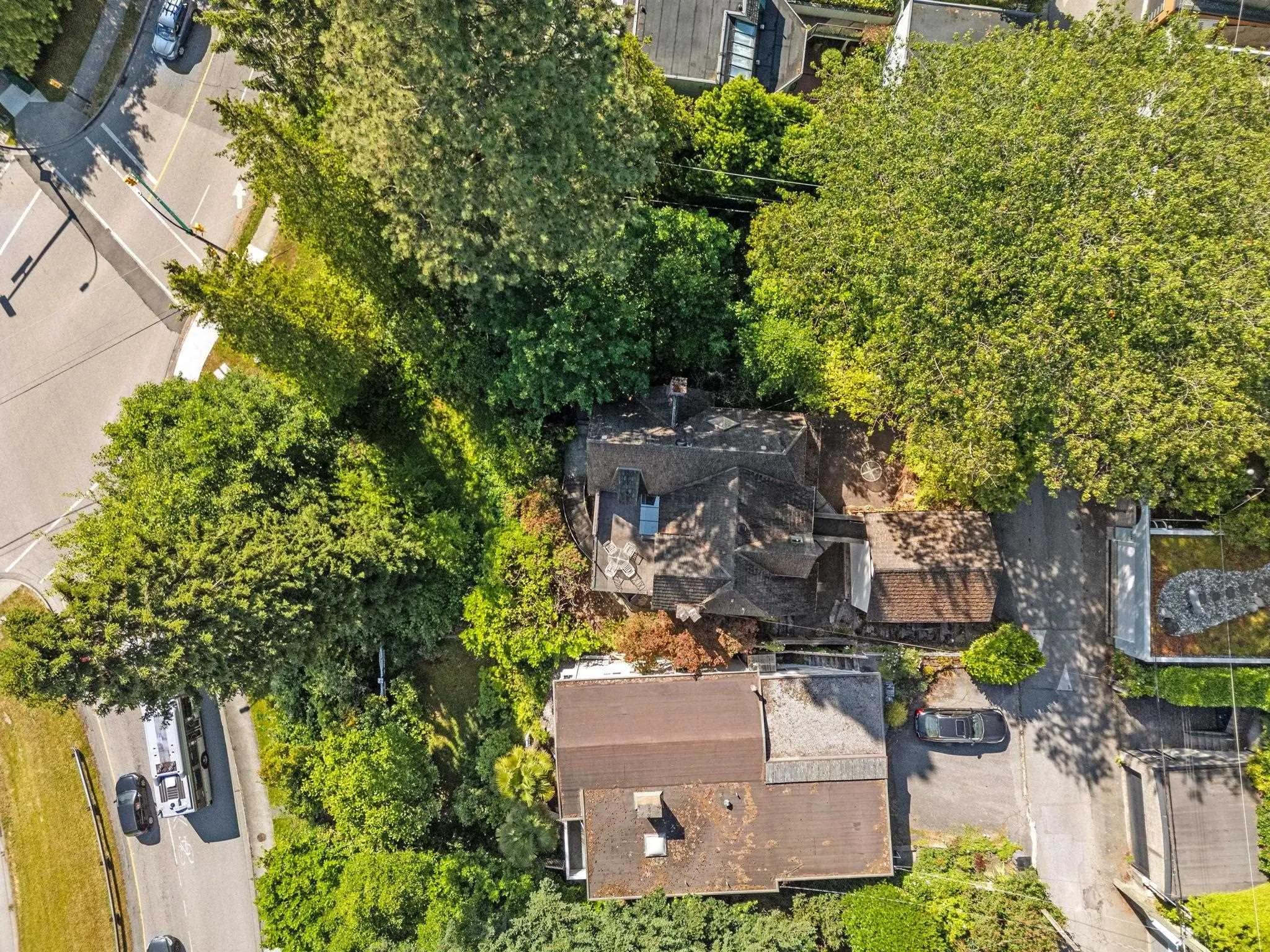 2806 W King Edward Avenue