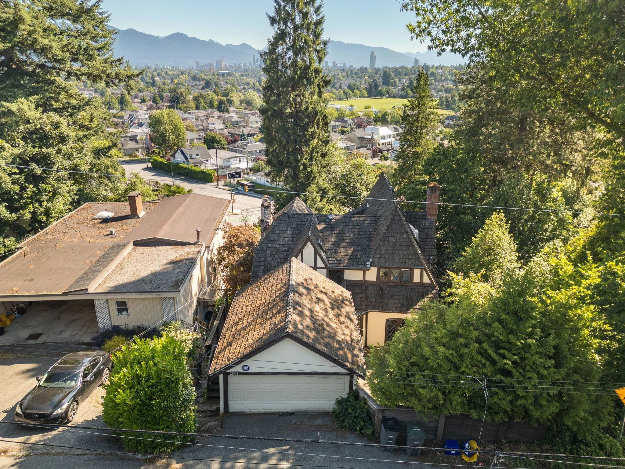 2806 W King Edward Avenue