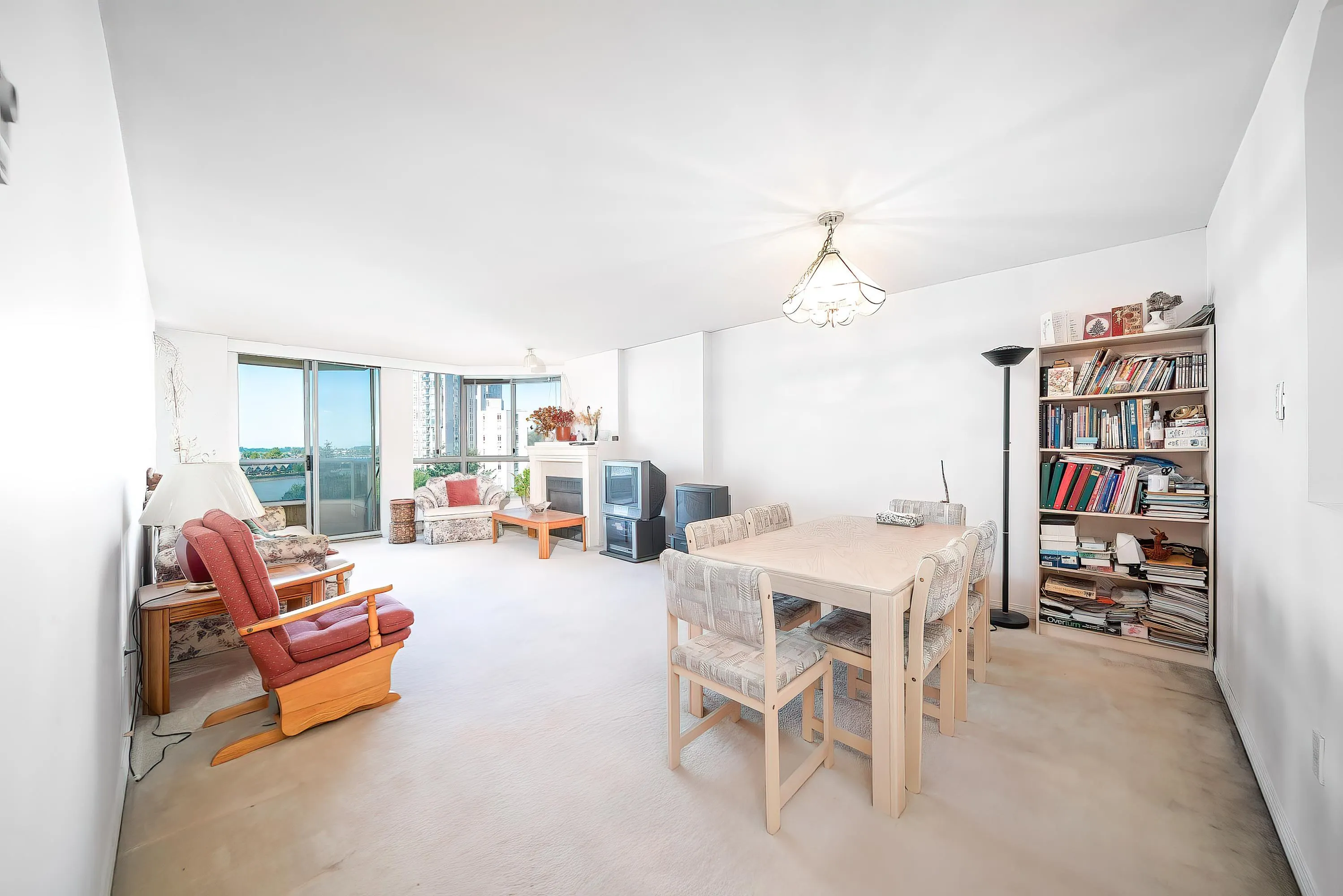 1002 1235 Quayside Drive