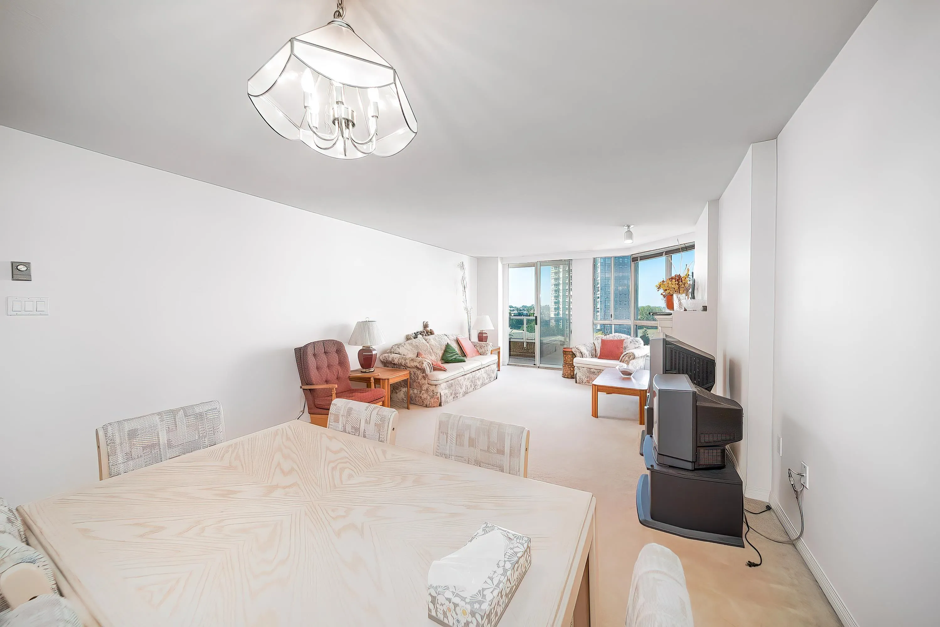 1002 1235 Quayside Drive