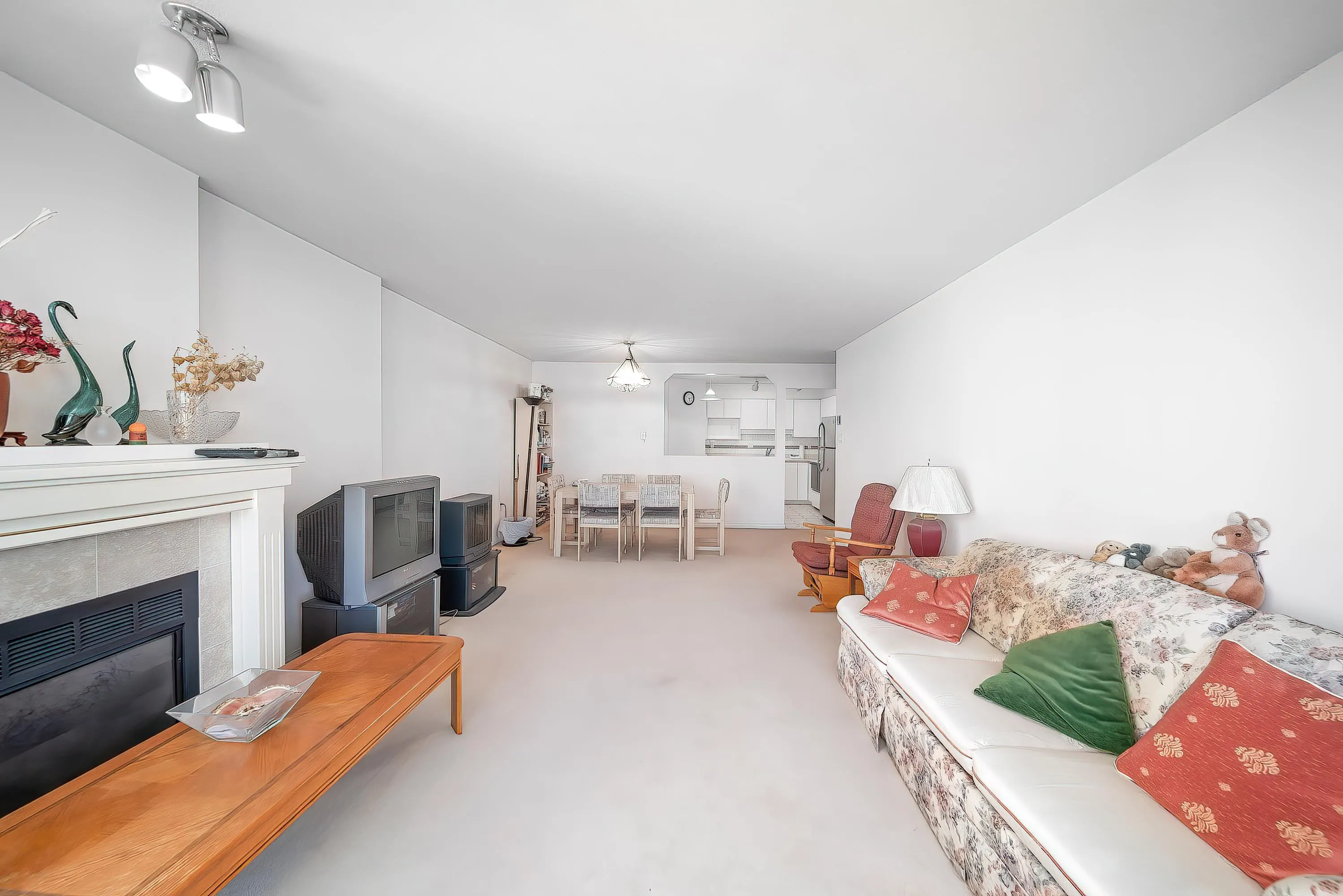 1002 1235 Quayside Drive