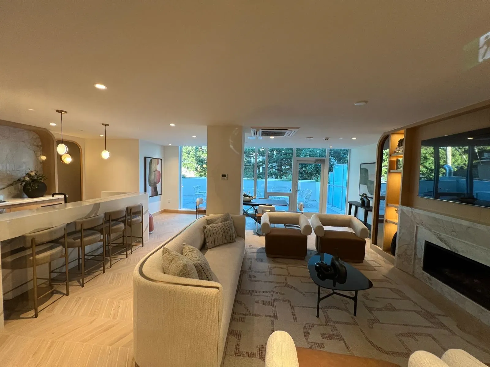 406 1342 Johnston Road