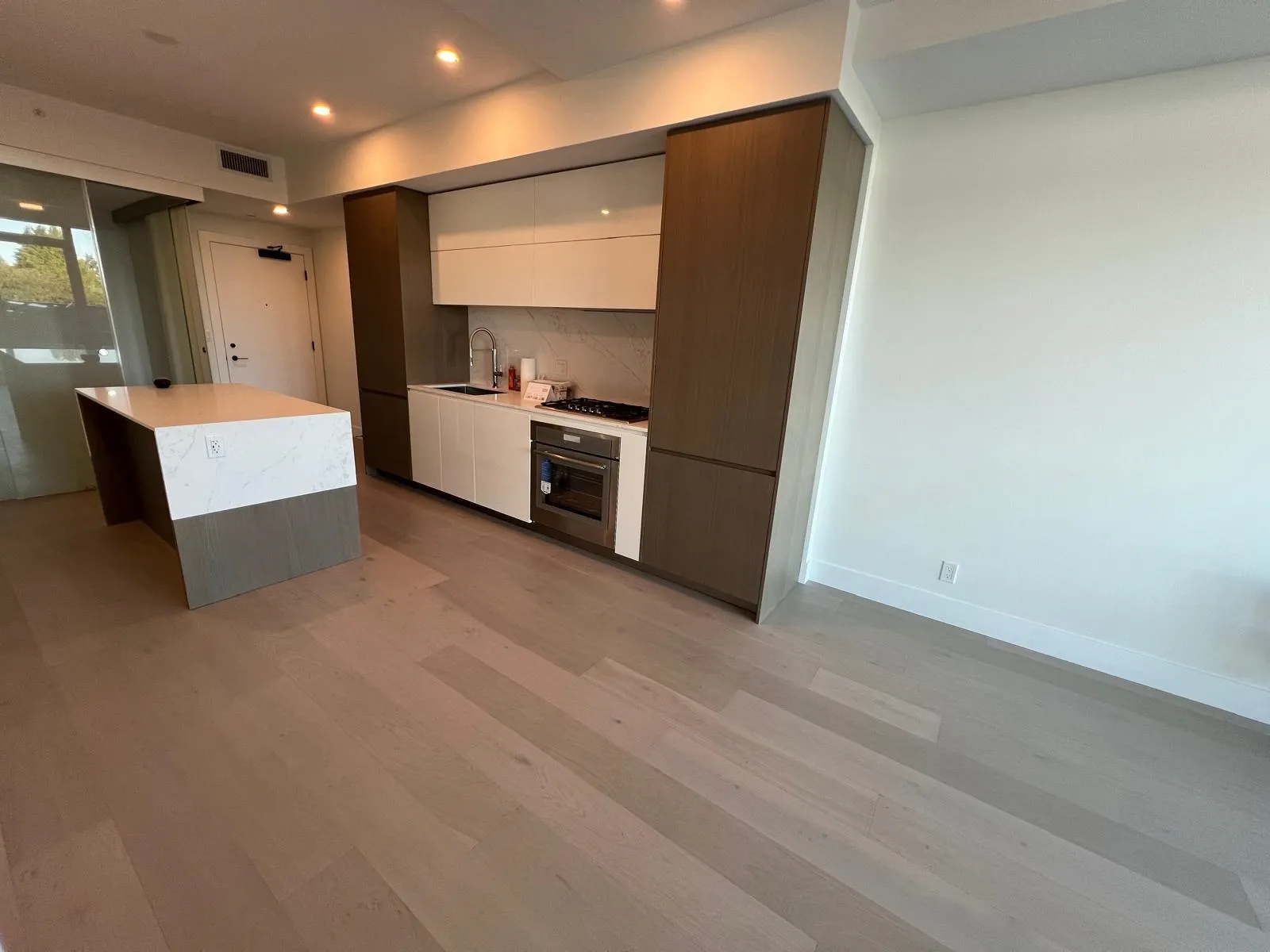 406 1342 Johnston Road