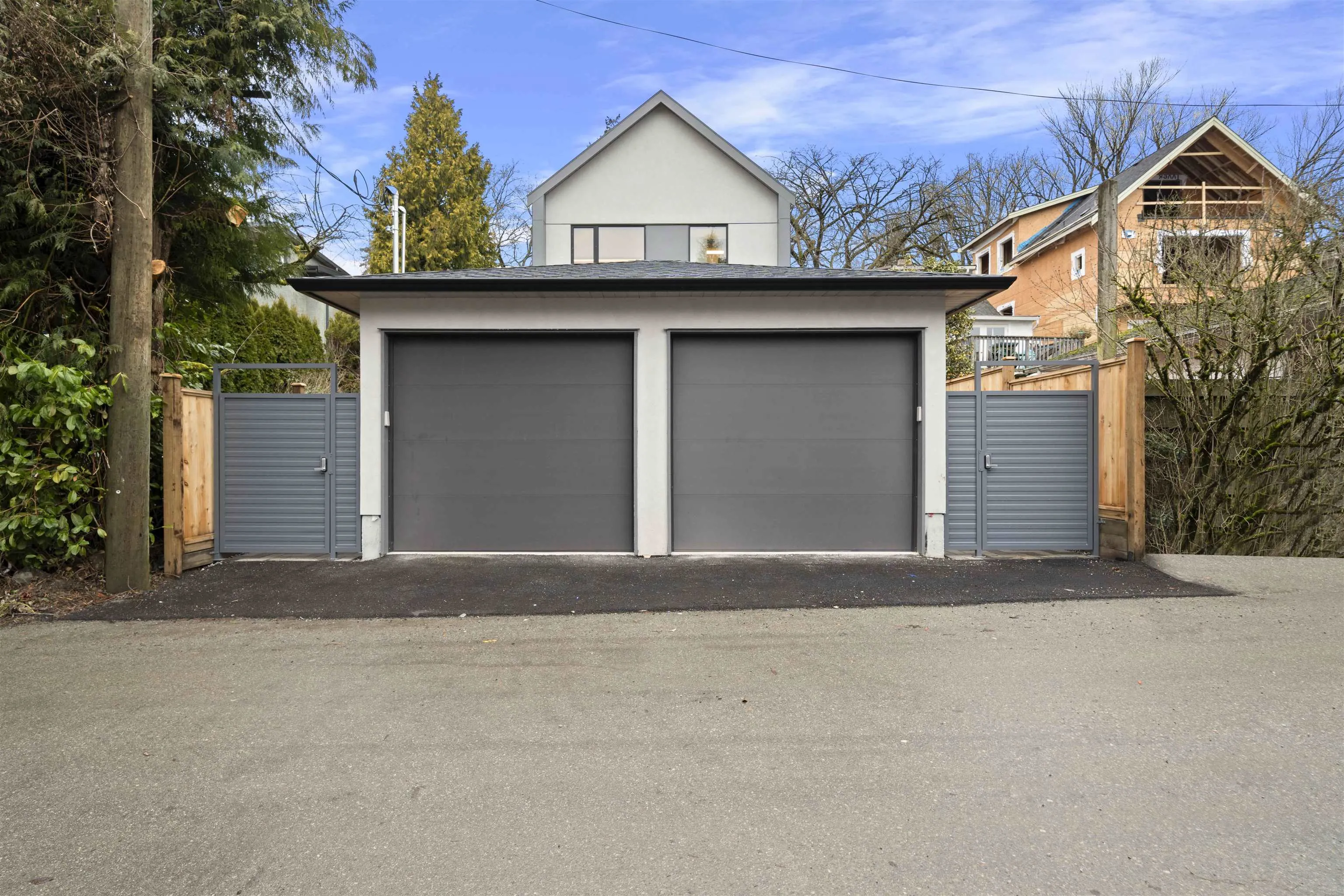 2 3232 W 38th Avenue