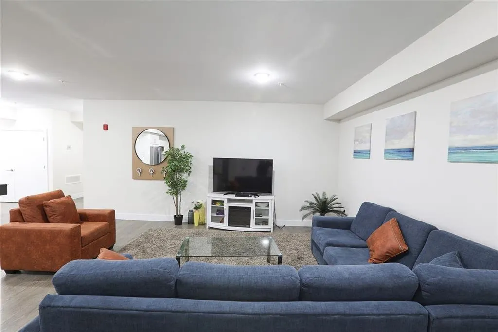 515 15351 101 Avenue