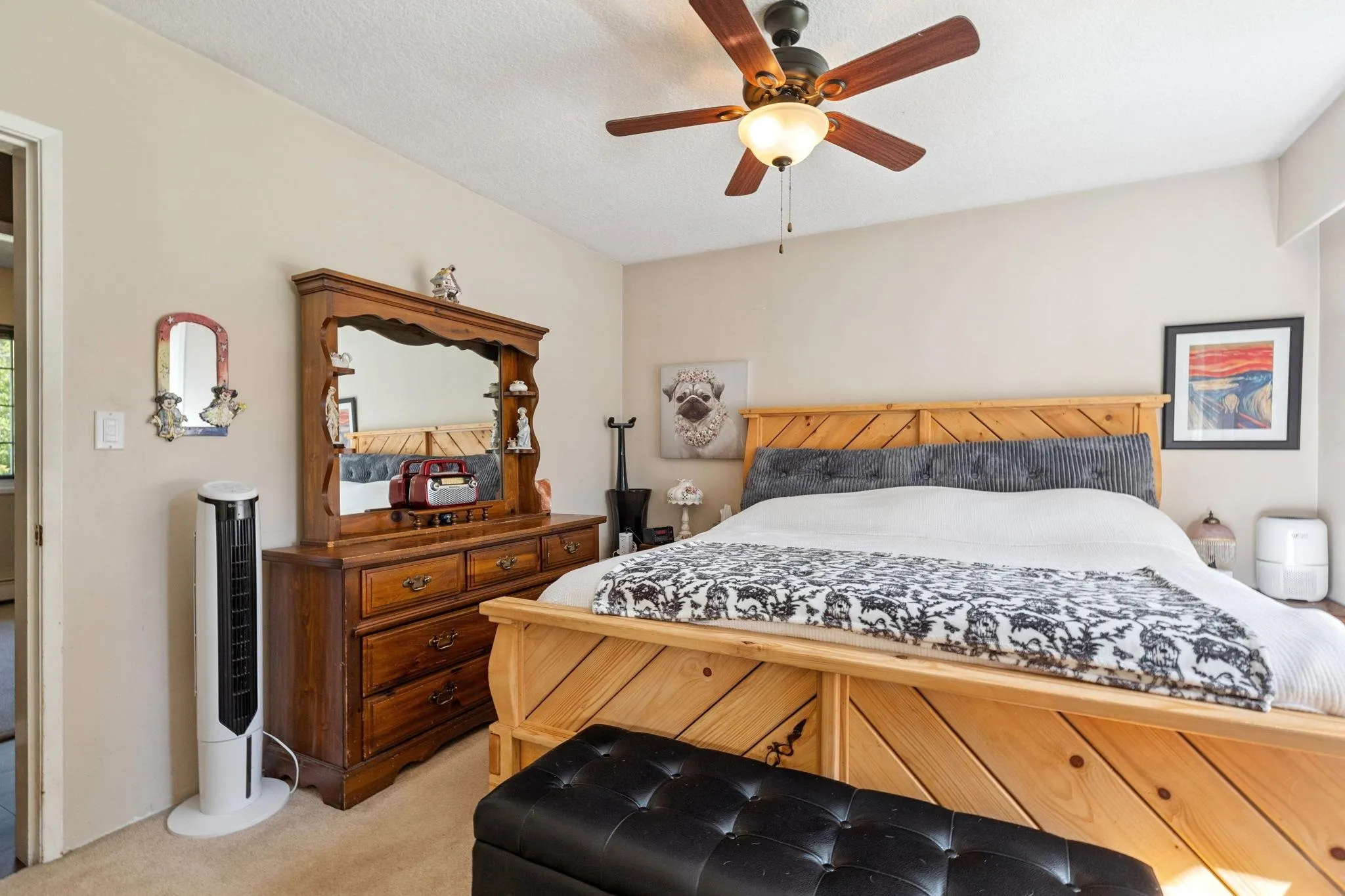 1554 Farrell Crescent