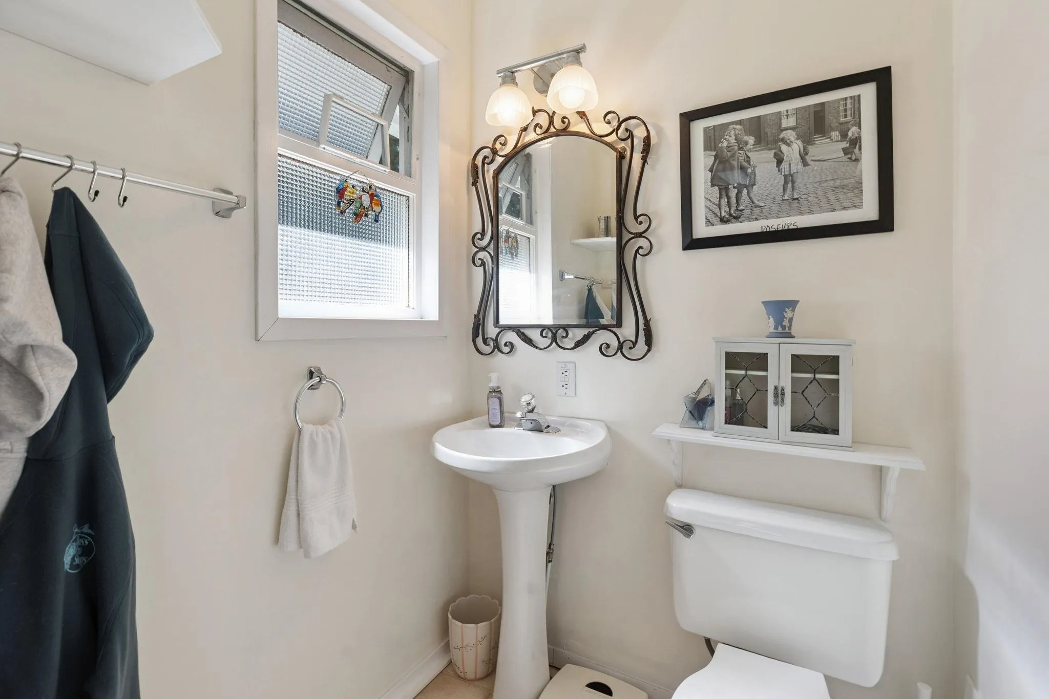 1554 Farrell Crescent