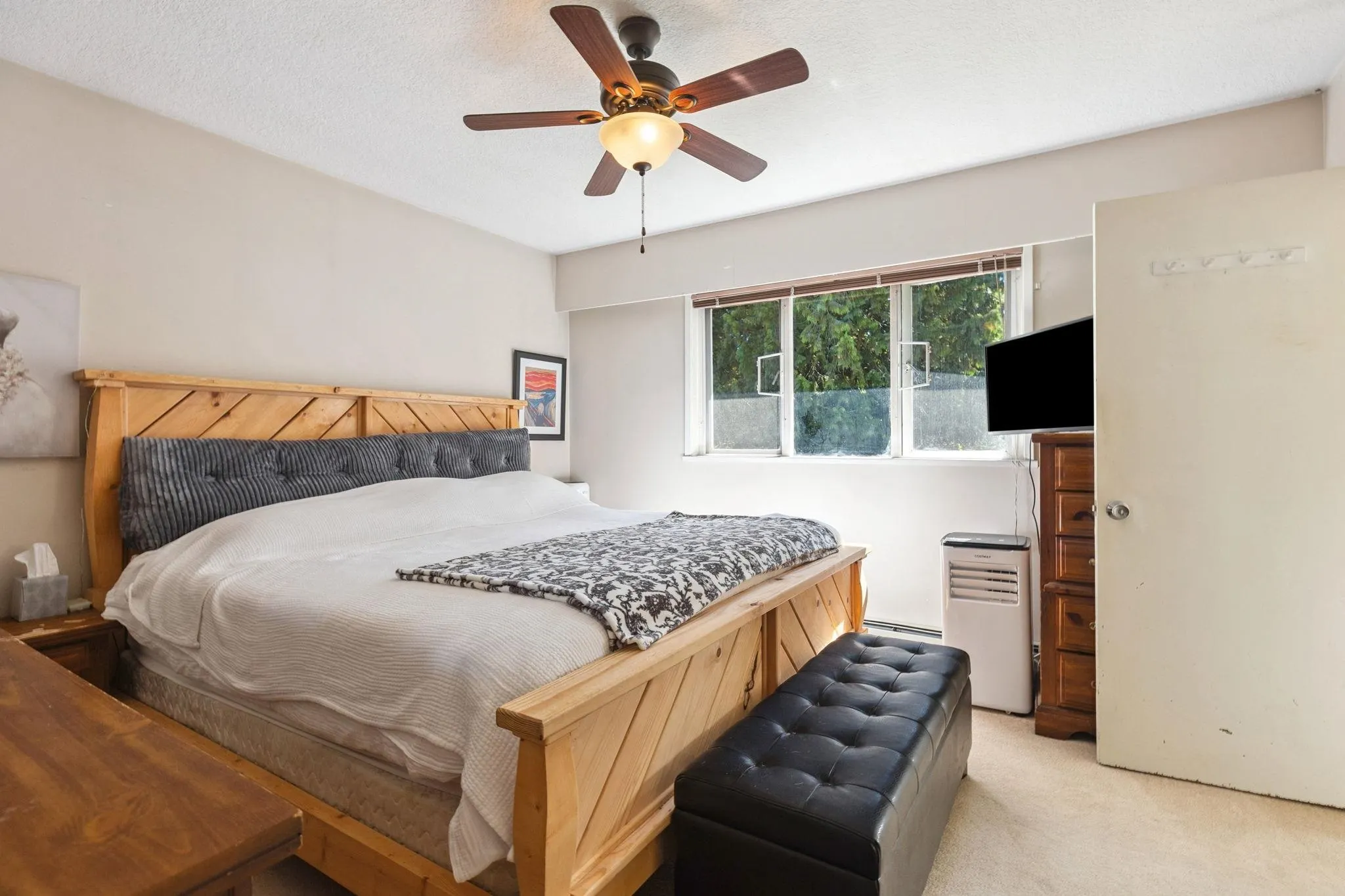 1554 Farrell Crescent