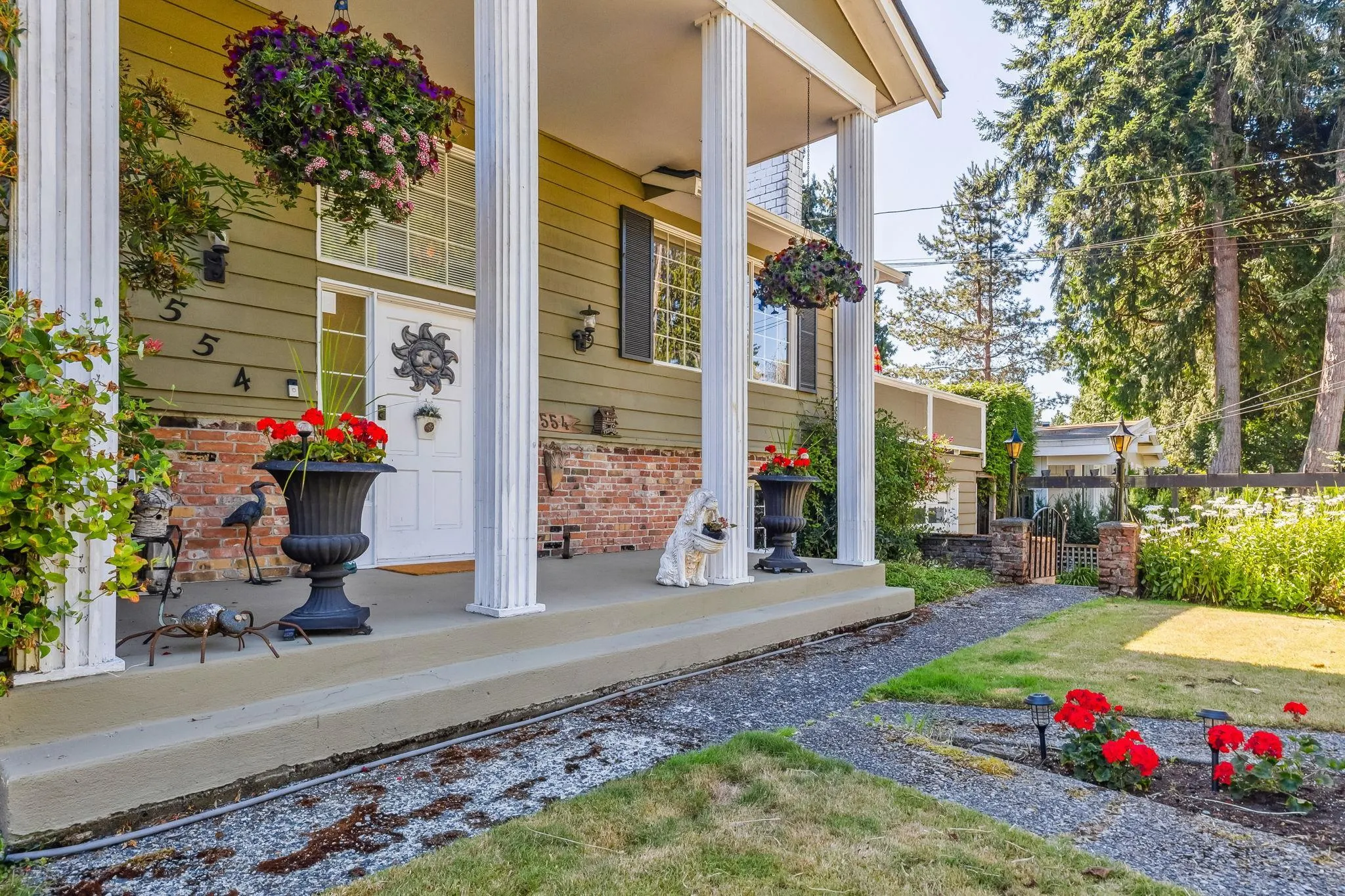 1554 Farrell Crescent