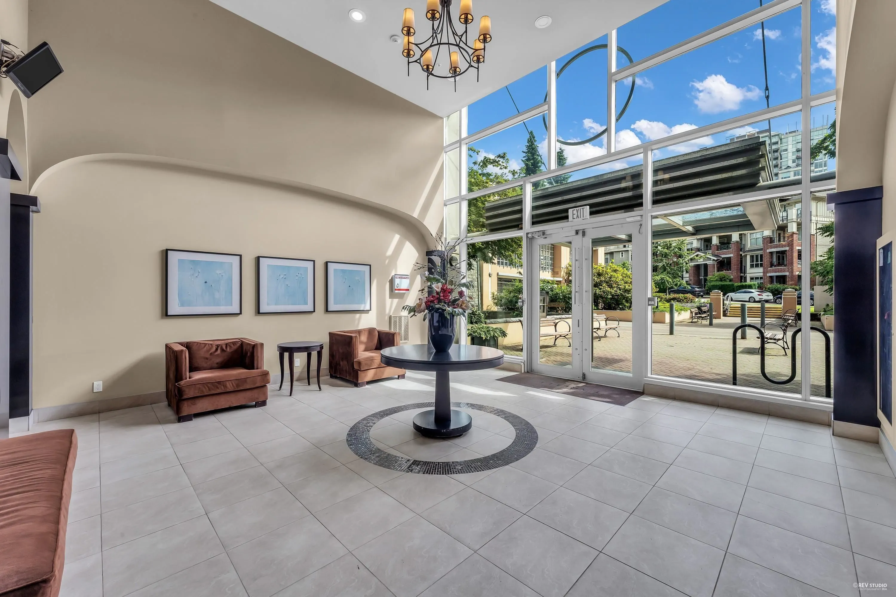 608 280 Ross Drive