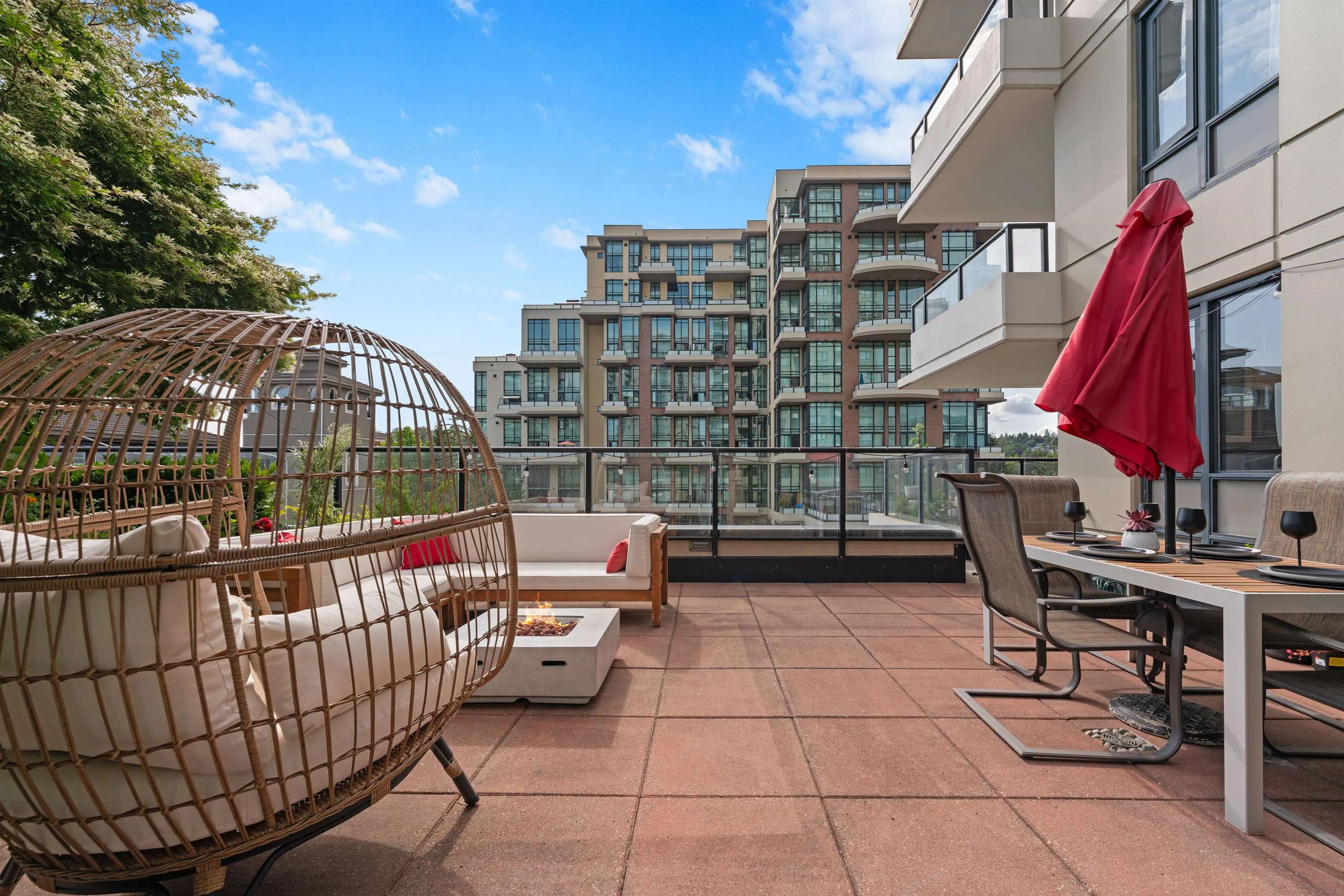 405 1 Renaissance Square