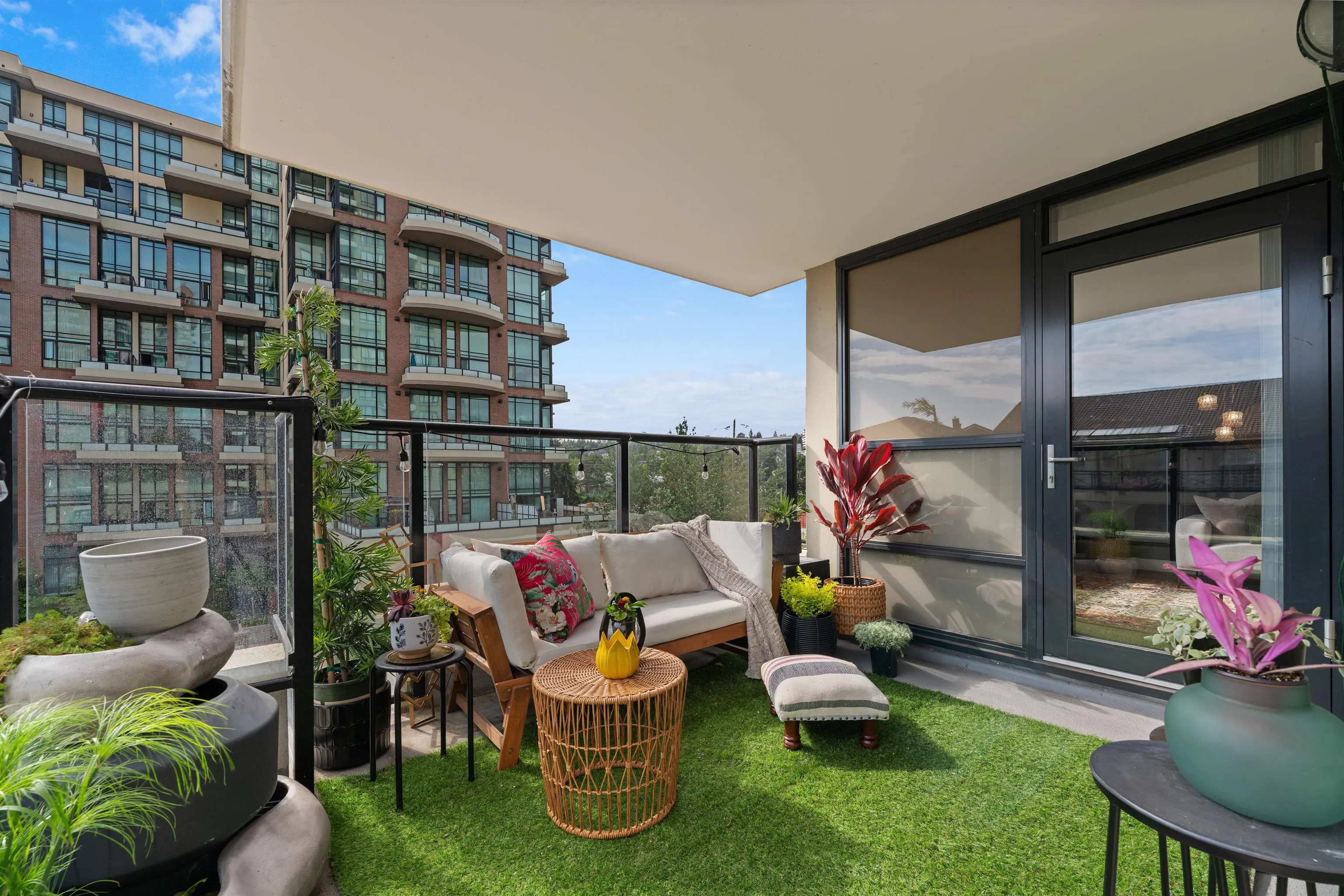 405 1 Renaissance Square