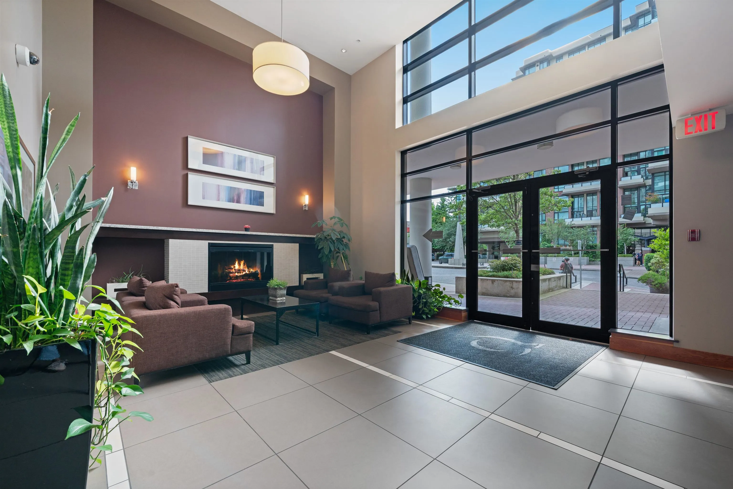 405 1 Renaissance Square