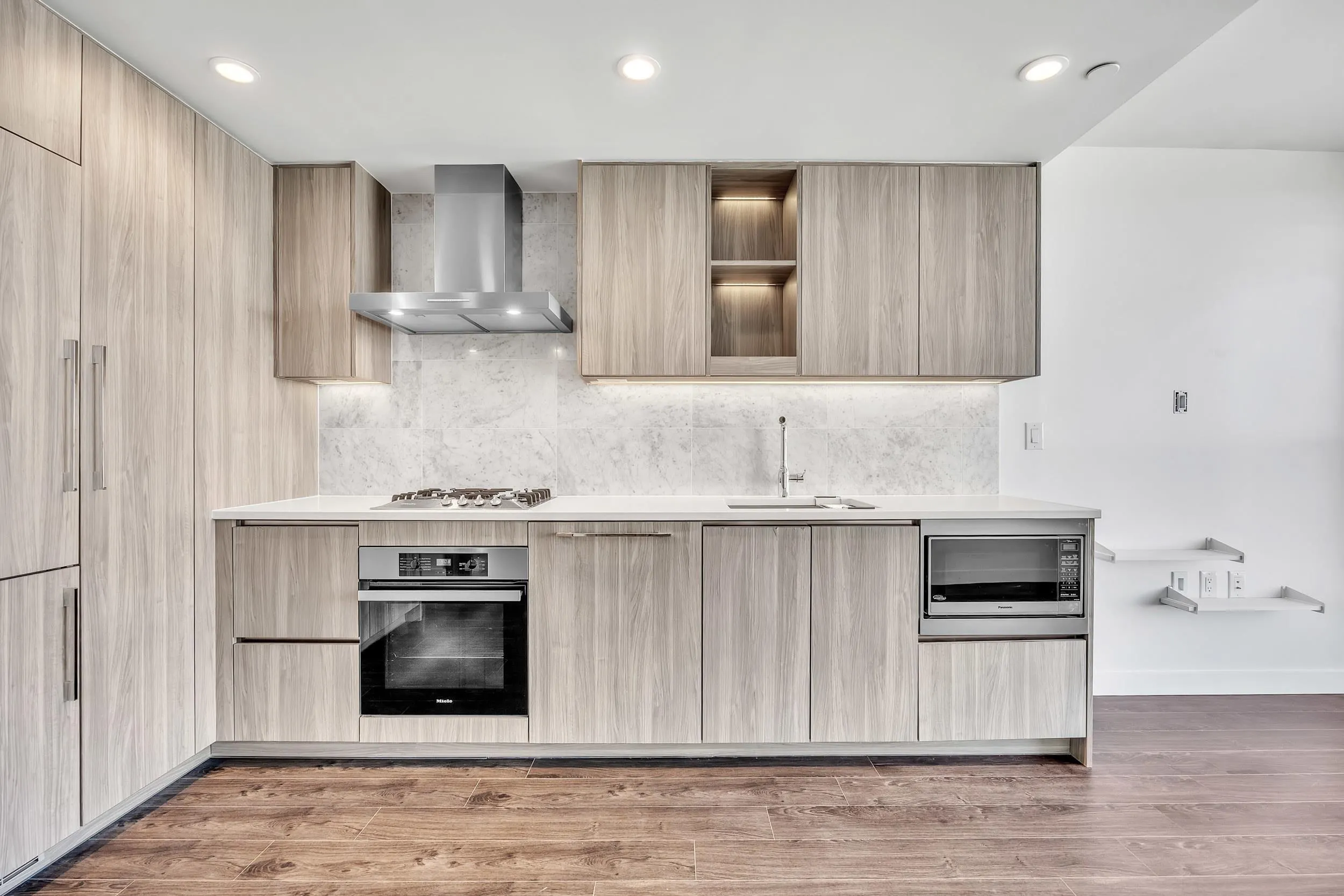 1405 1768 Cook Street