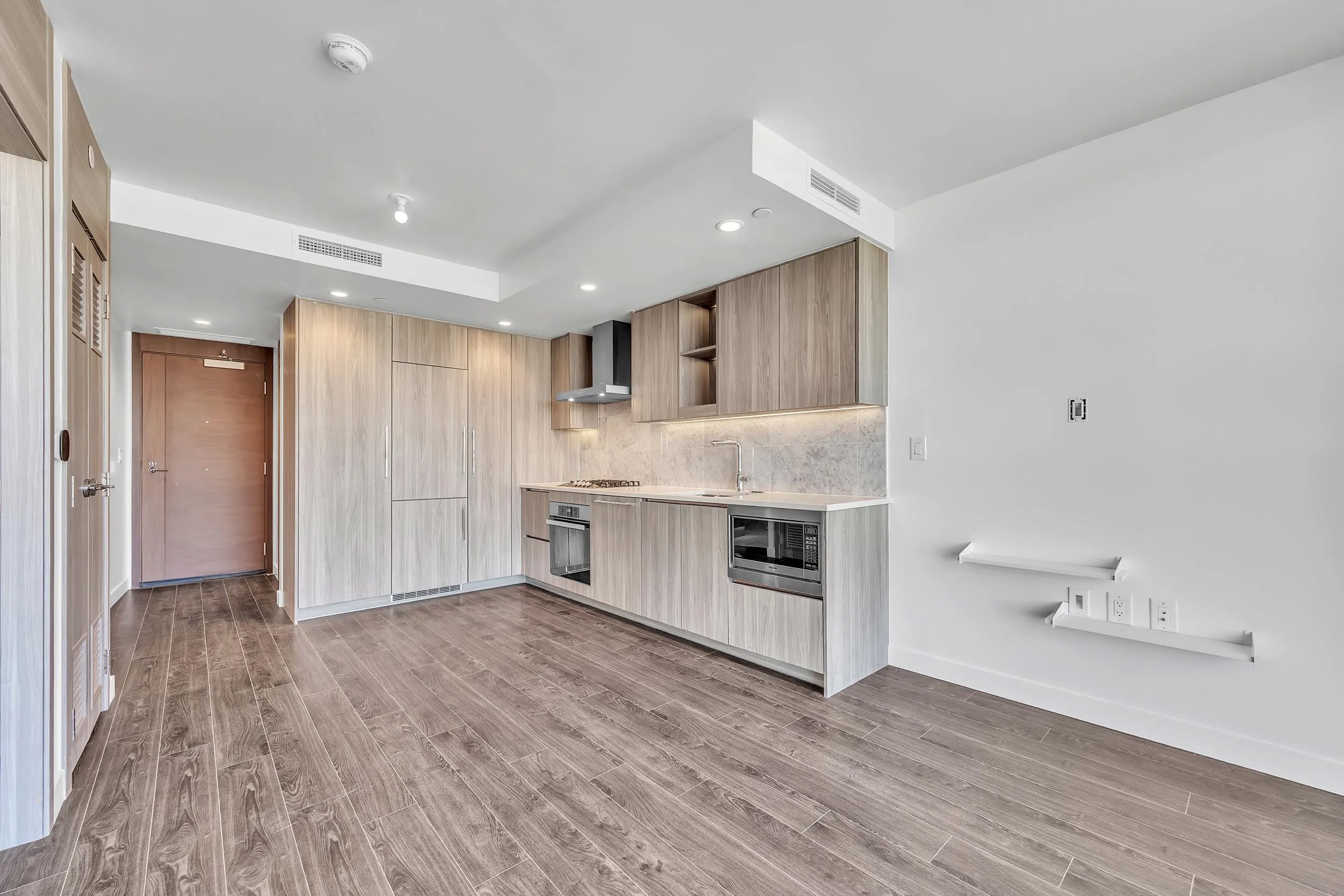 1405 1768 Cook Street
