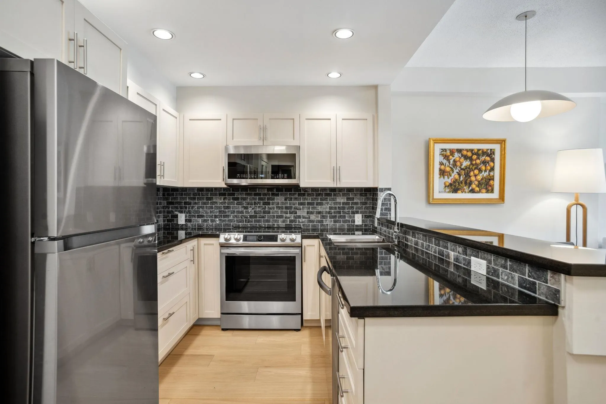 100 1688 Robson Street