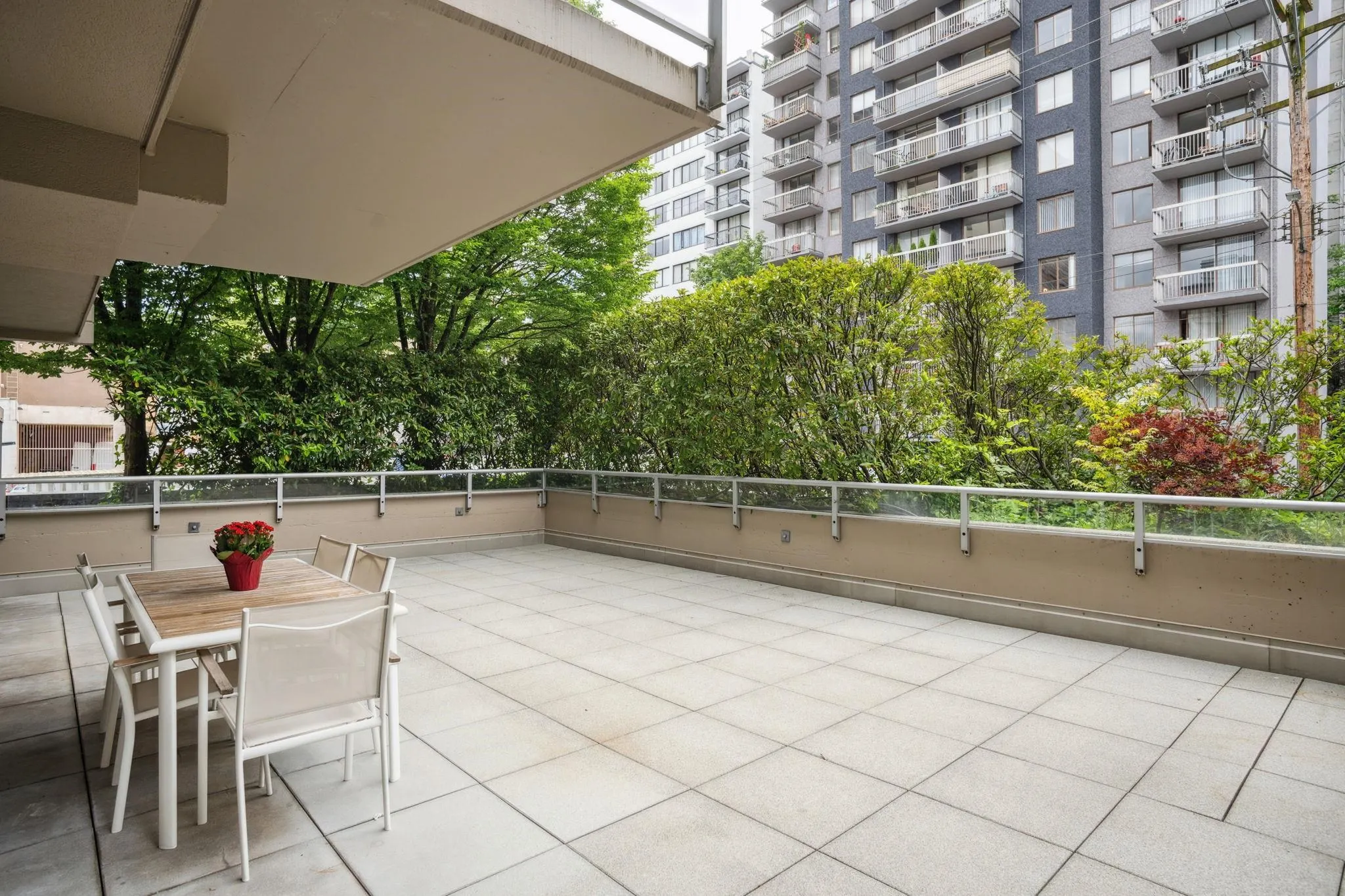 100 1688 Robson Street