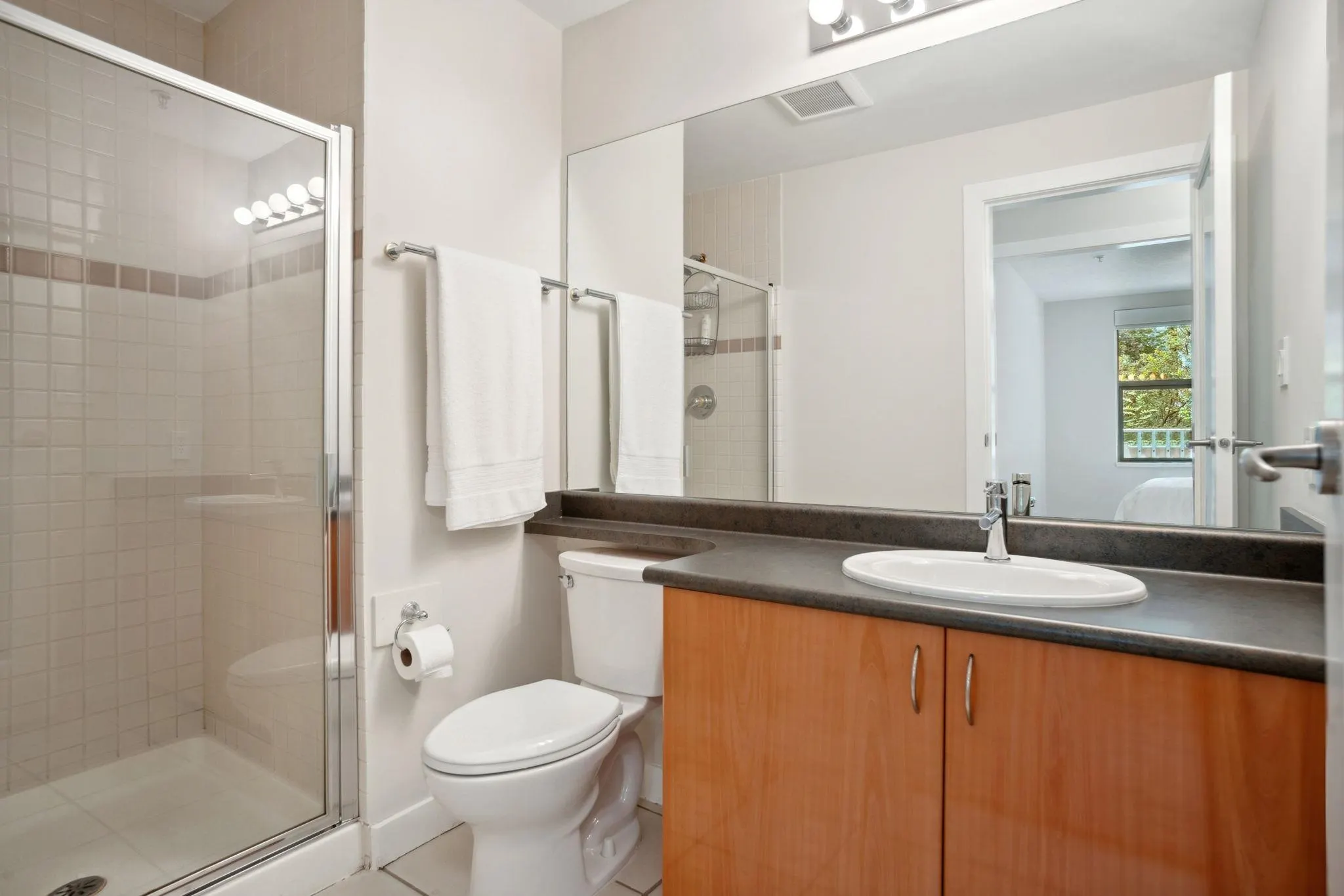 100 1688 Robson Street