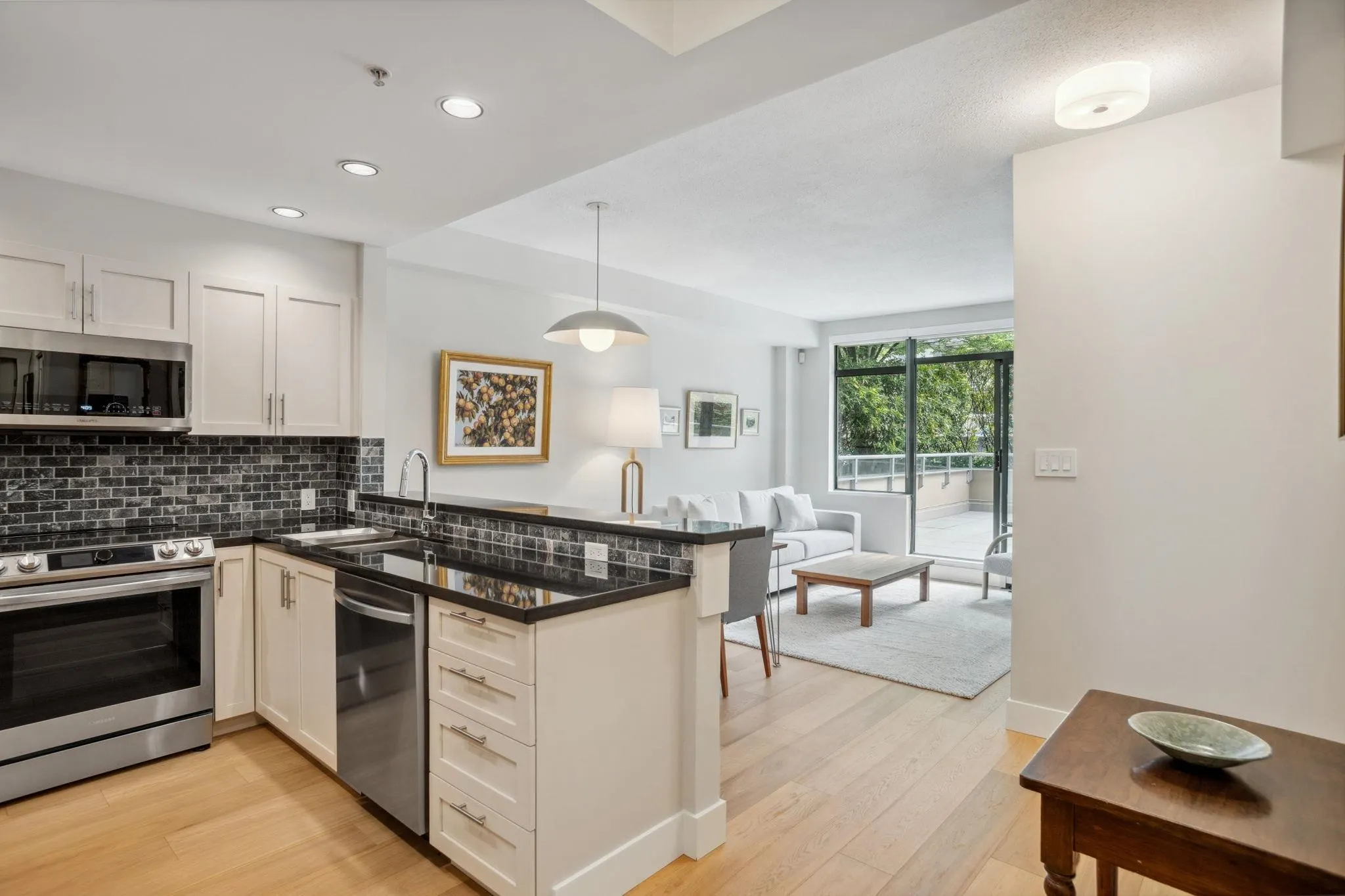 100 1688 Robson Street