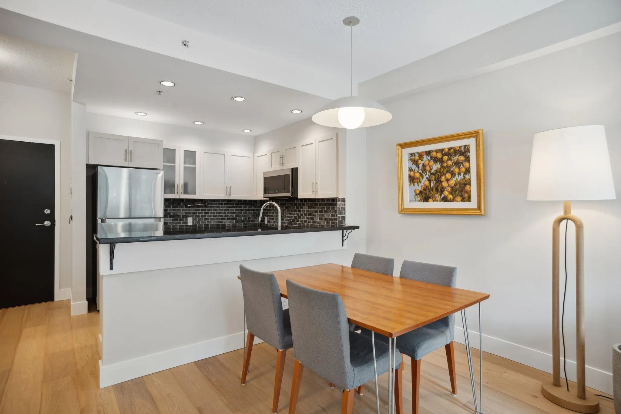 100 1688 Robson Street