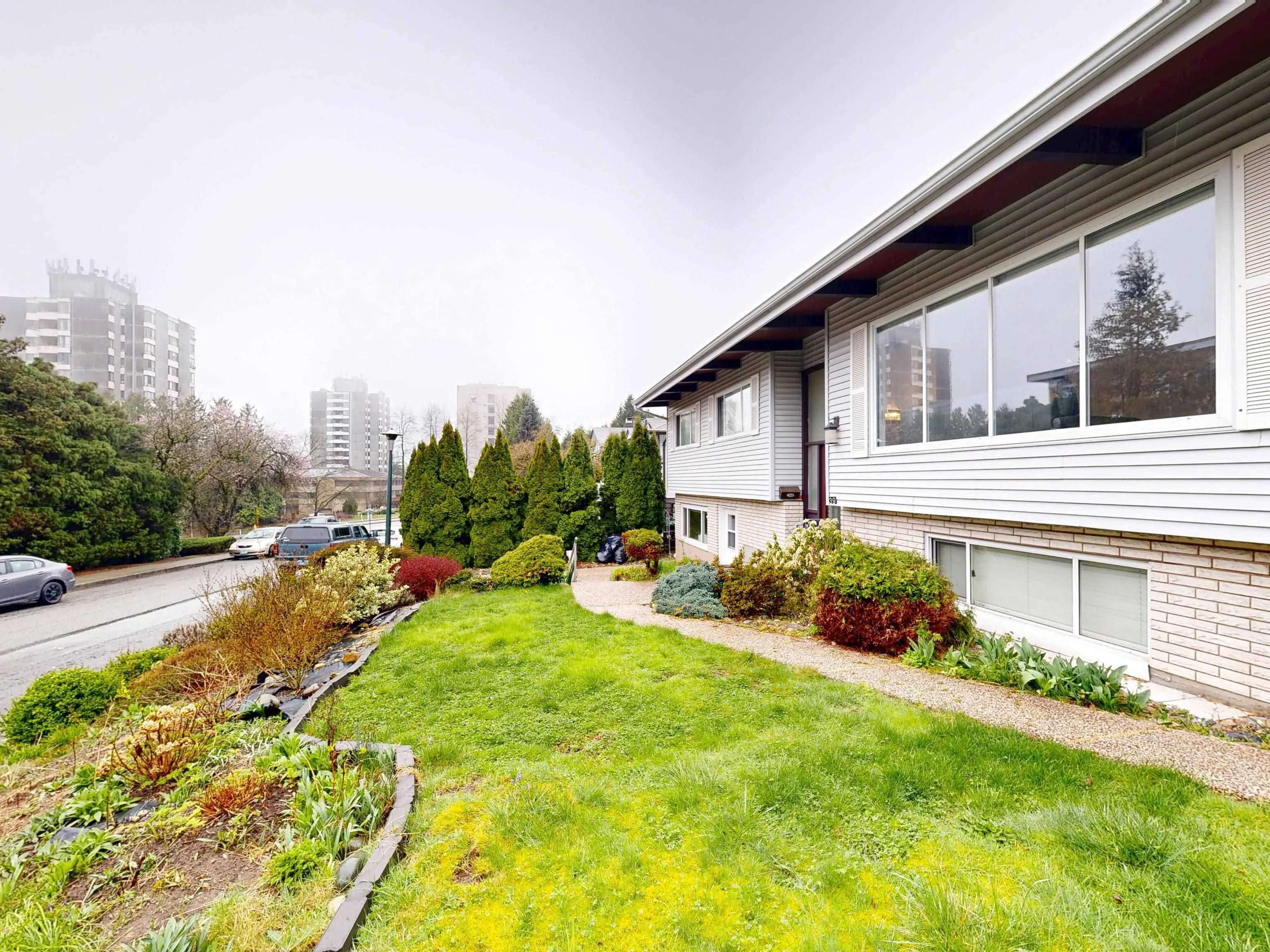 39 Mott Crescent