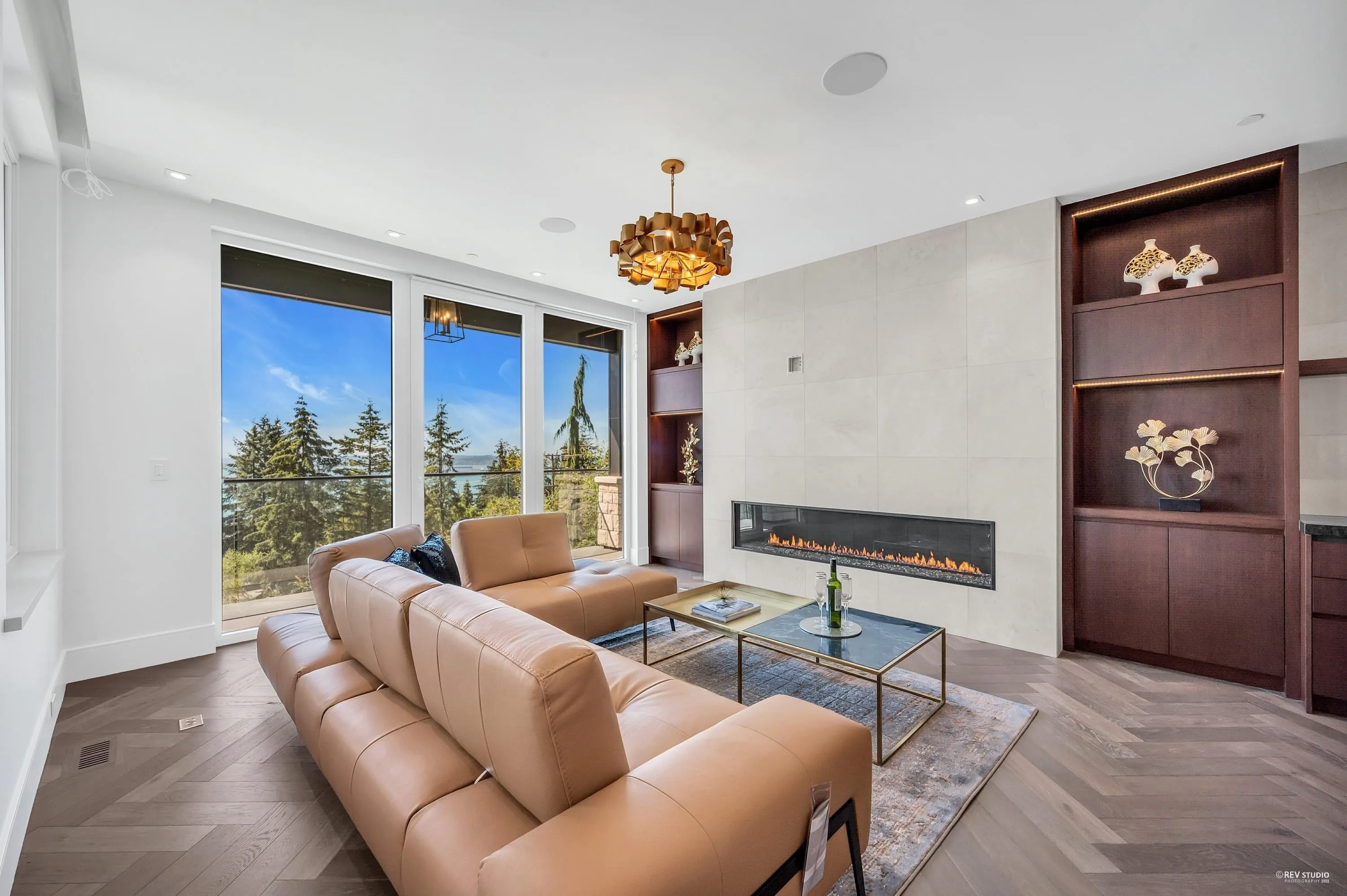 2111 Union Court