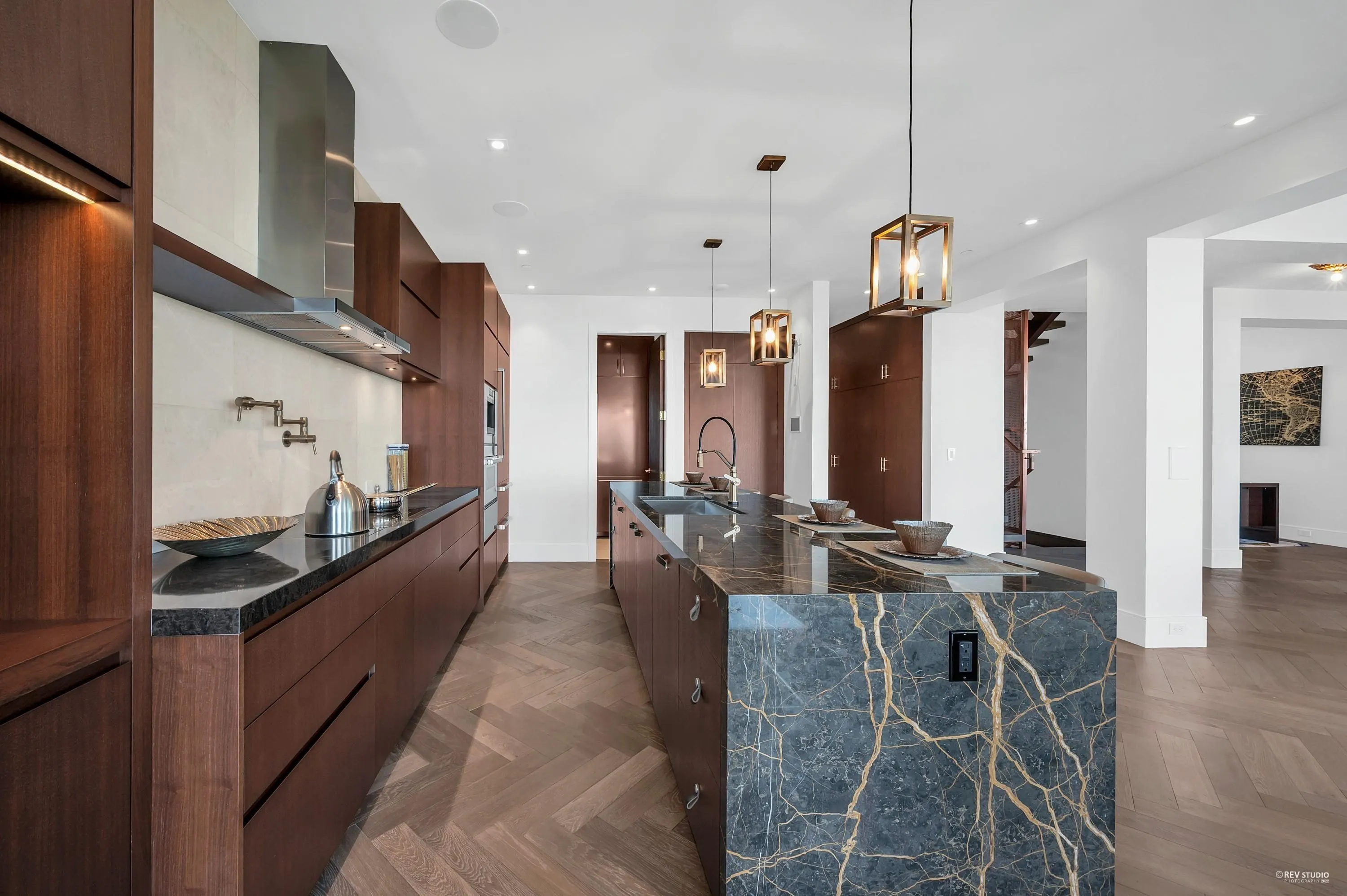 2111 Union Court