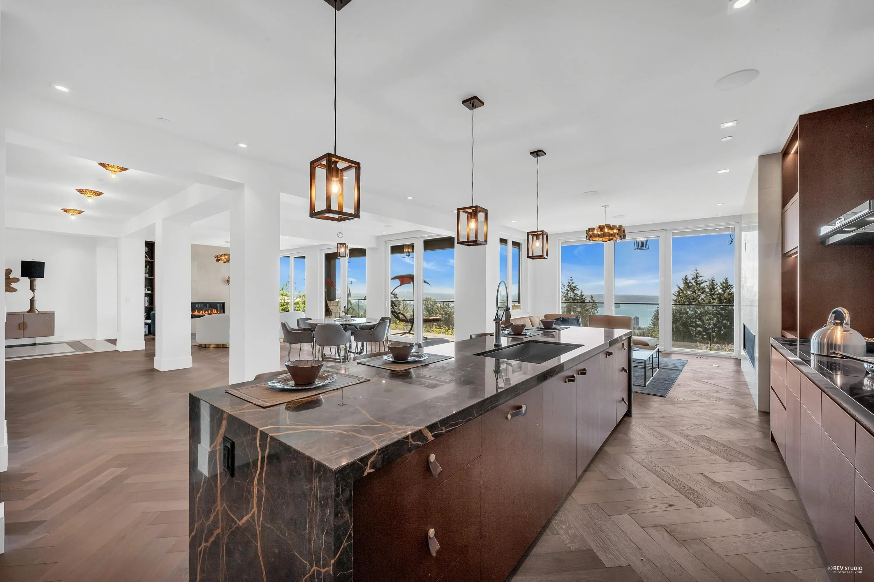 2111 Union Court