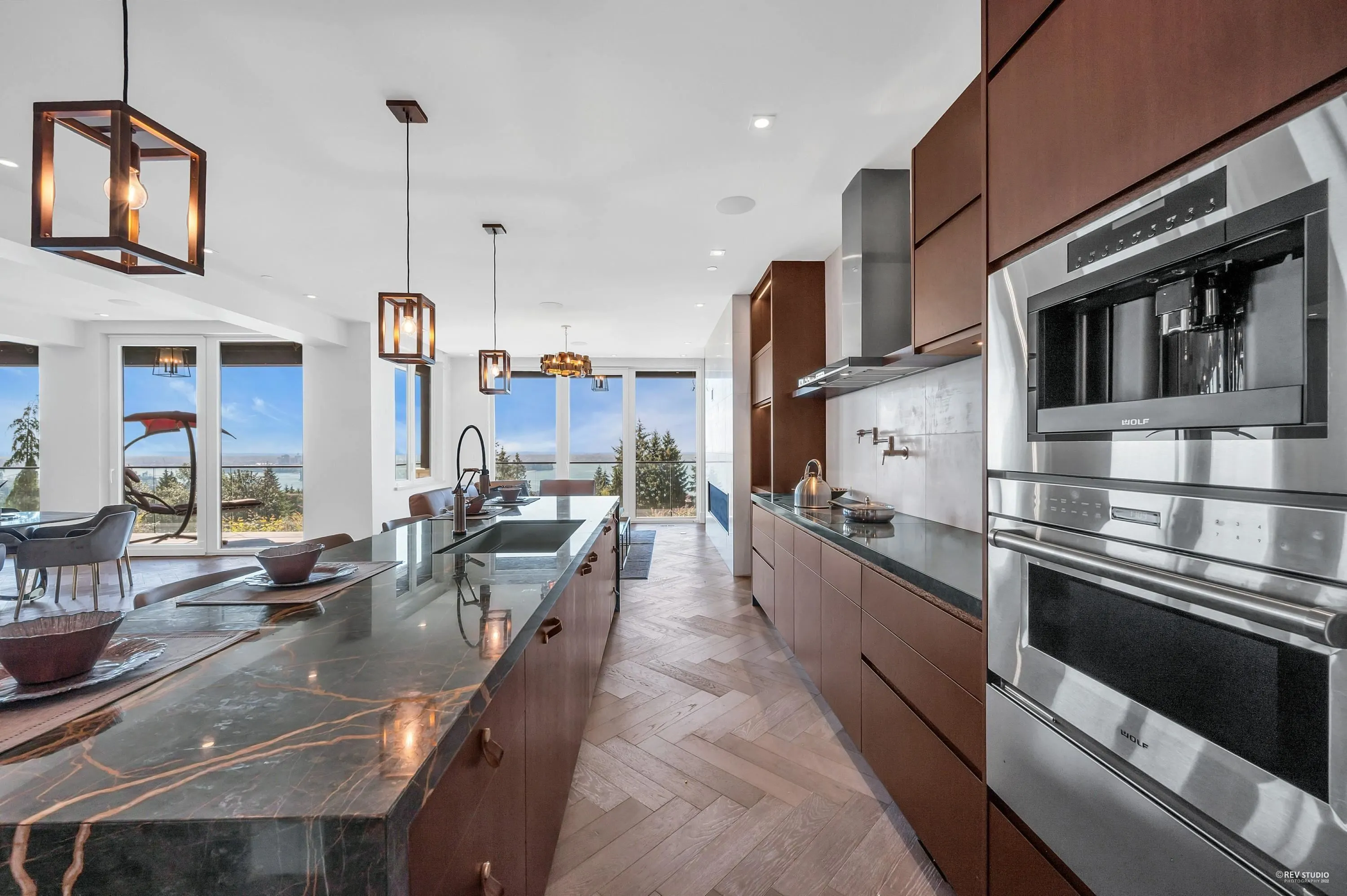 2111 Union Court