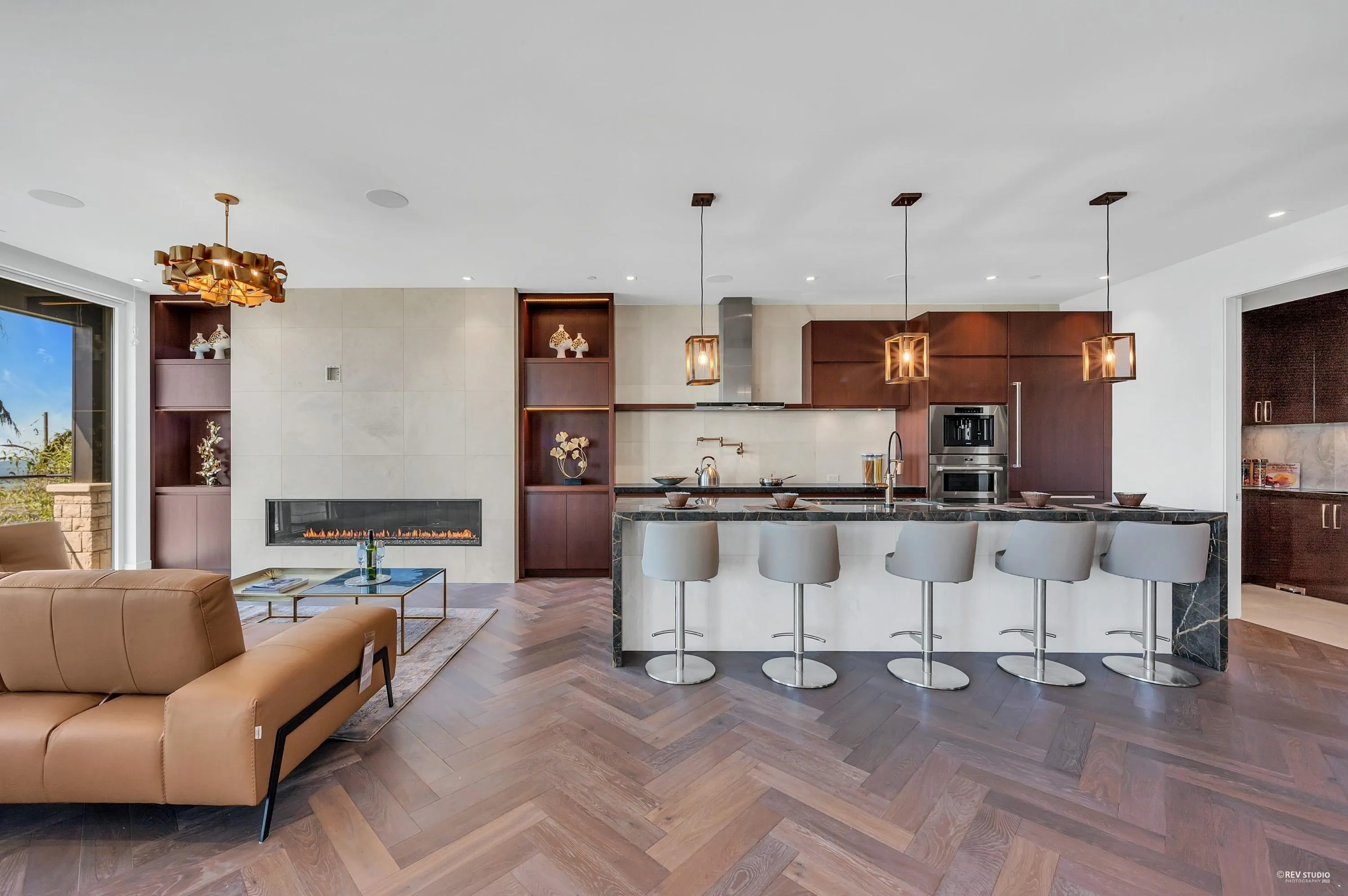 2111 Union Court