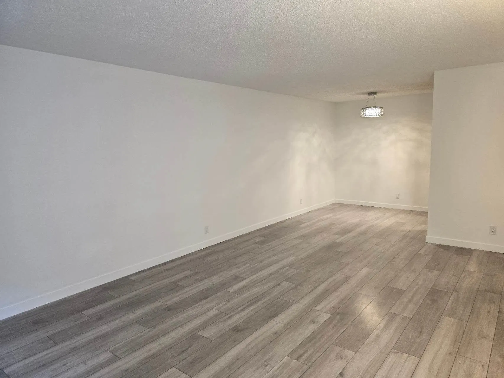 203 8720 Lansdowne Road