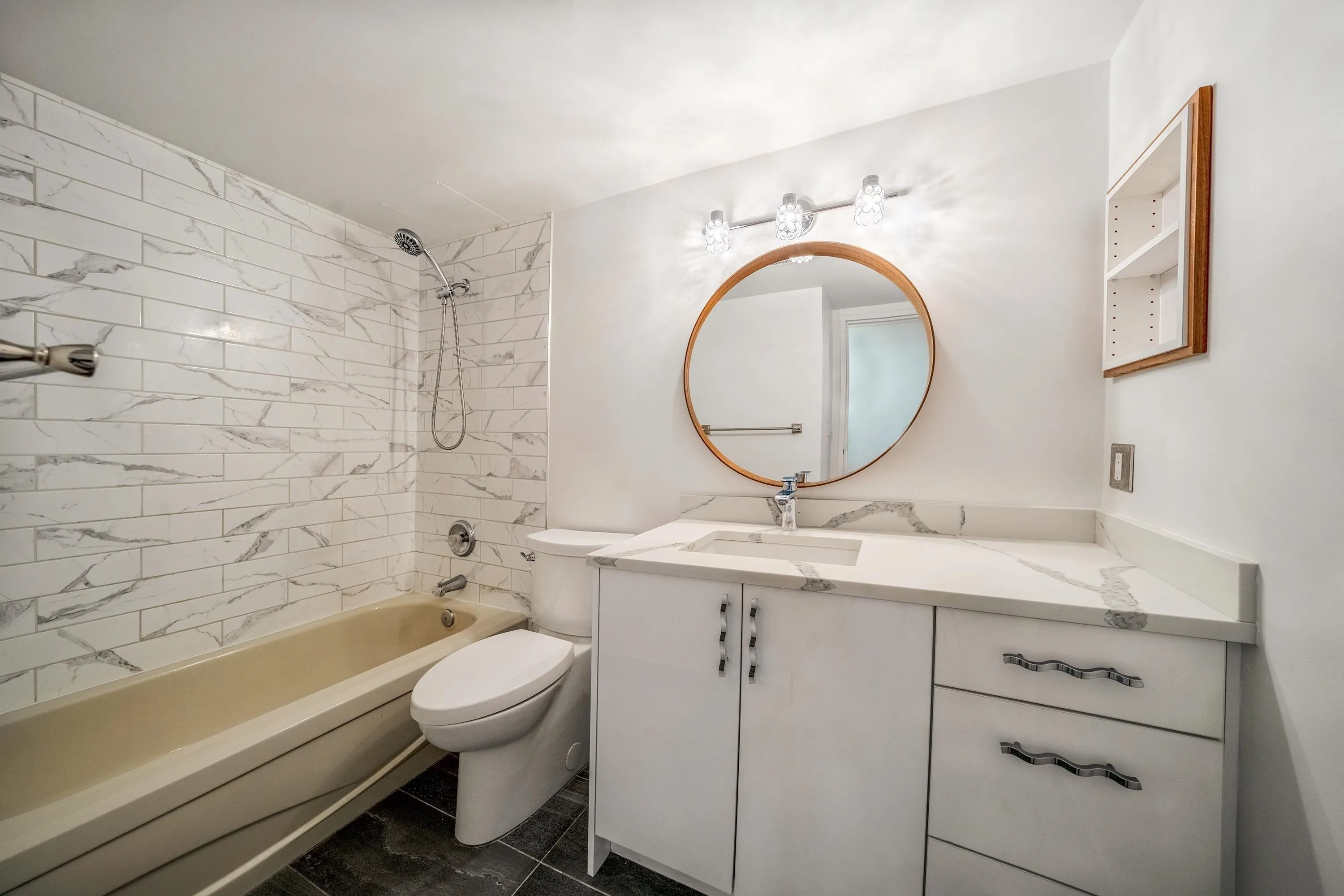 203 8720 Lansdowne Road