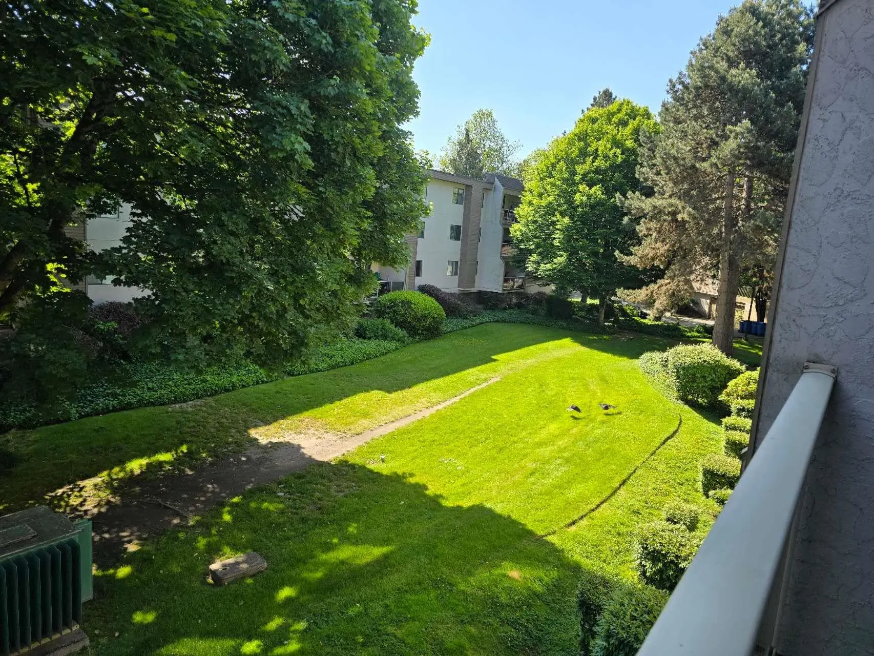 203 8720 Lansdowne Road