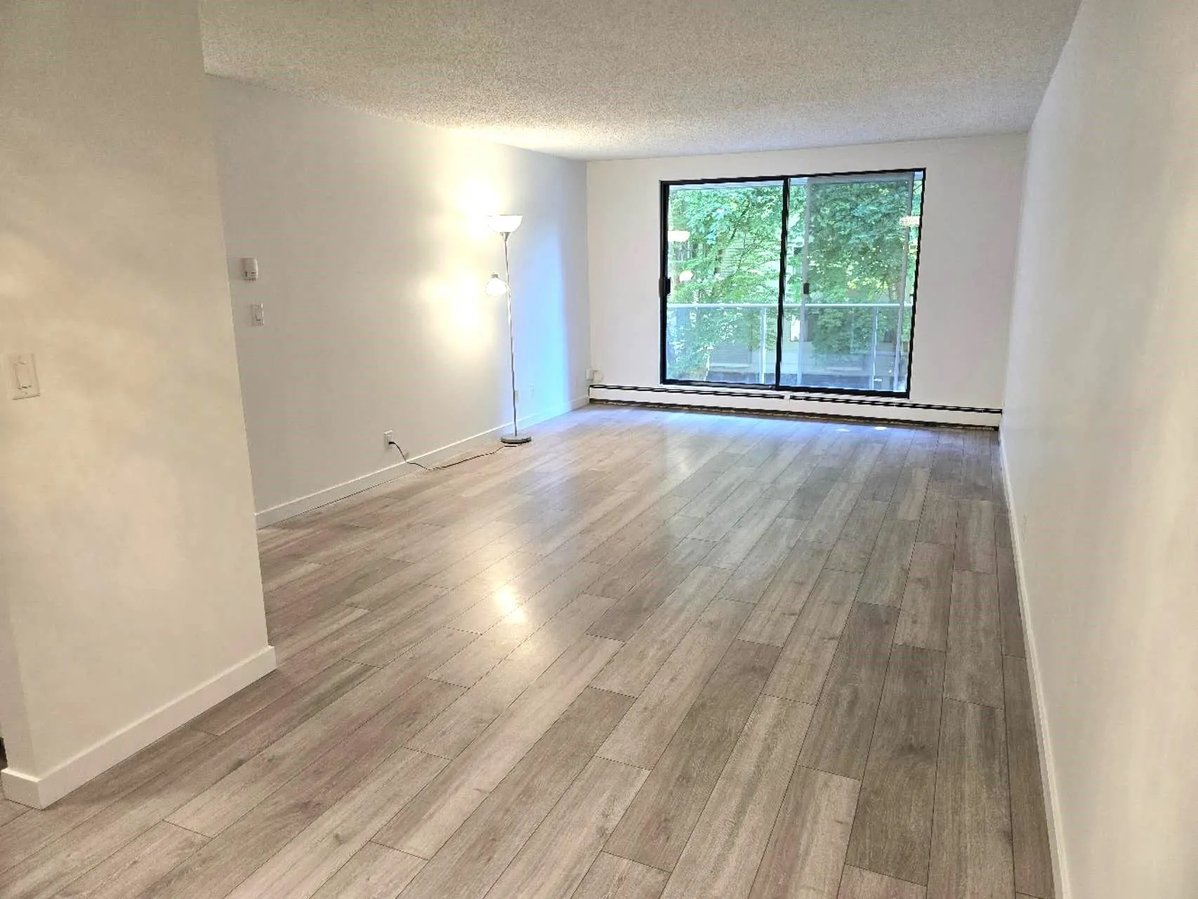 203 8720 Lansdowne Road