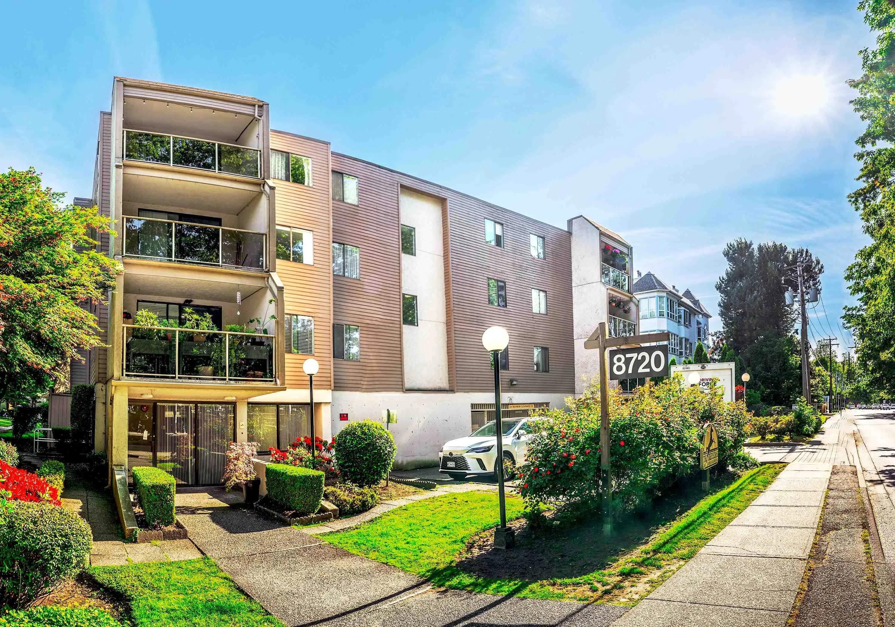 203 8720 Lansdowne Road