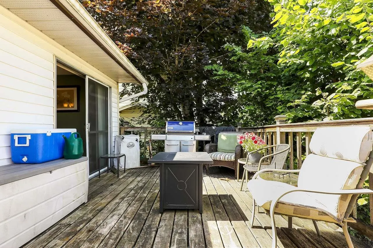 11064 Swan Crescent