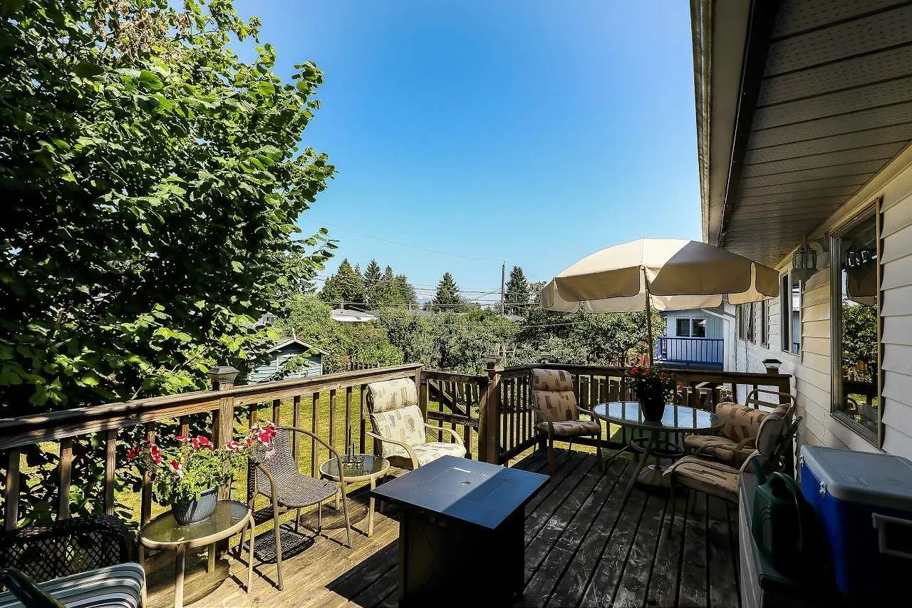 11064 Swan Crescent