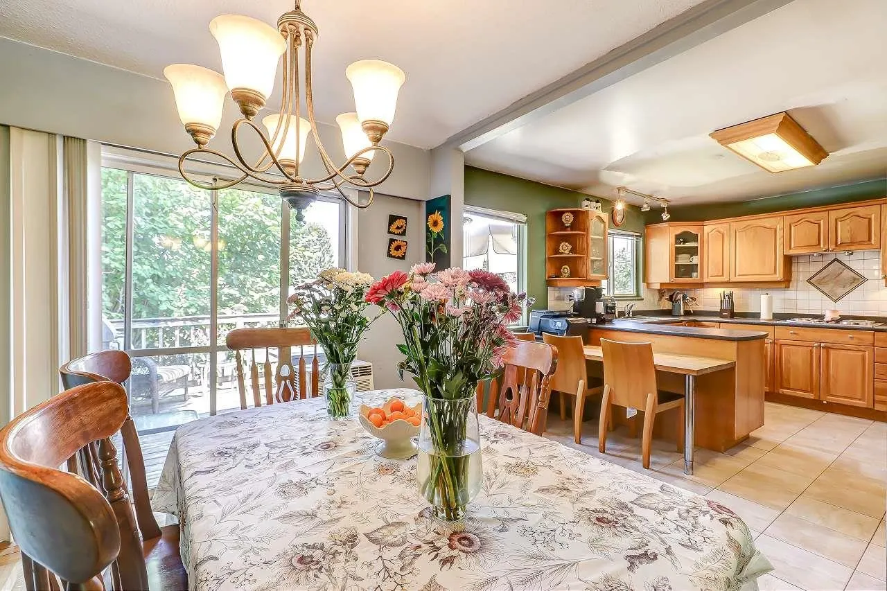 11064 Swan Crescent