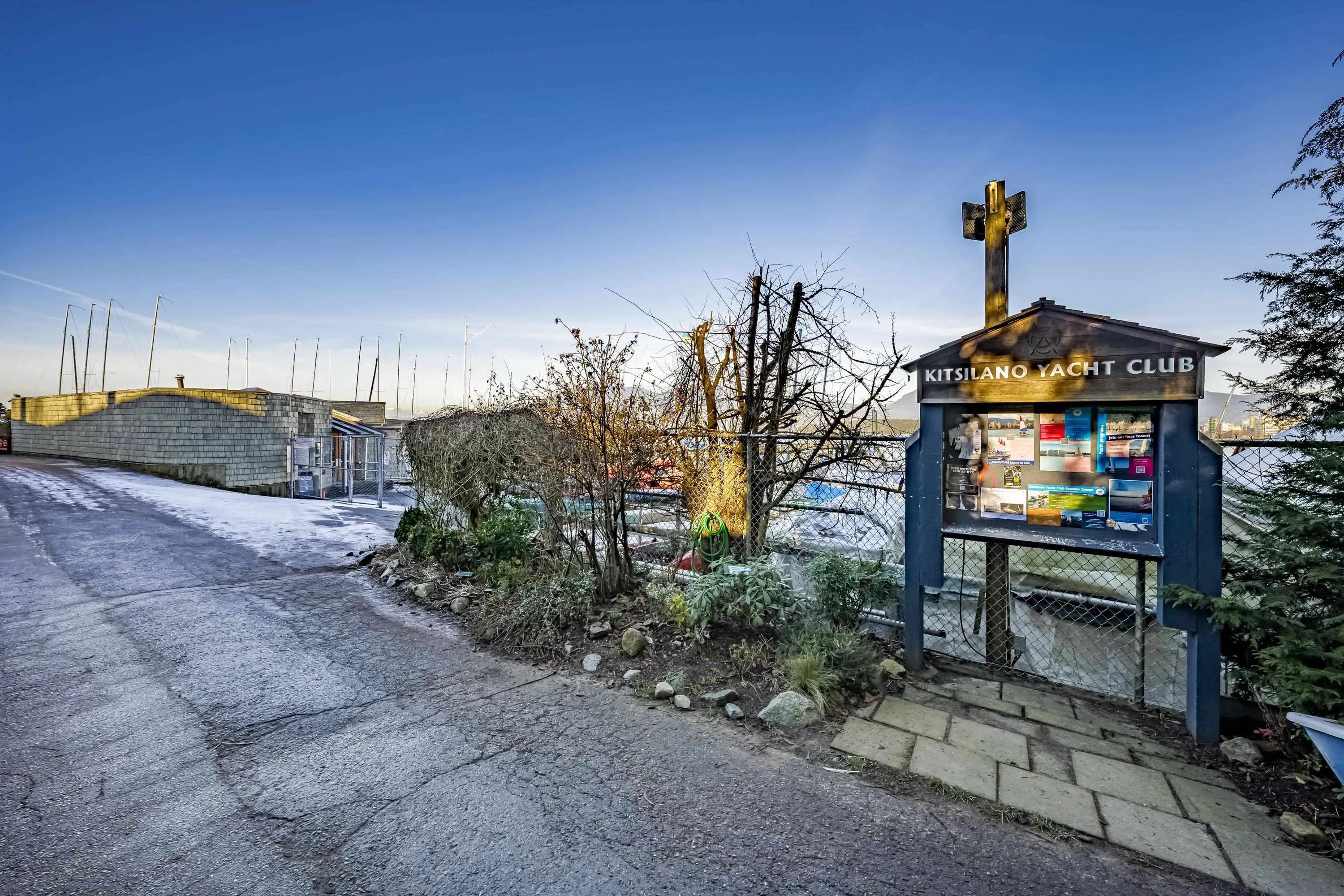 305 2430 Point Grey Road