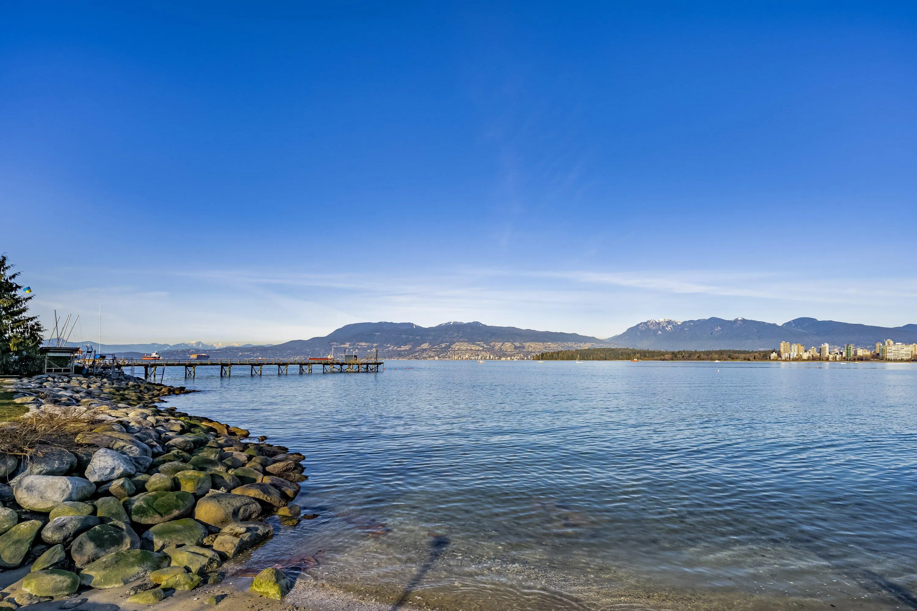 305 2430 Point Grey Road