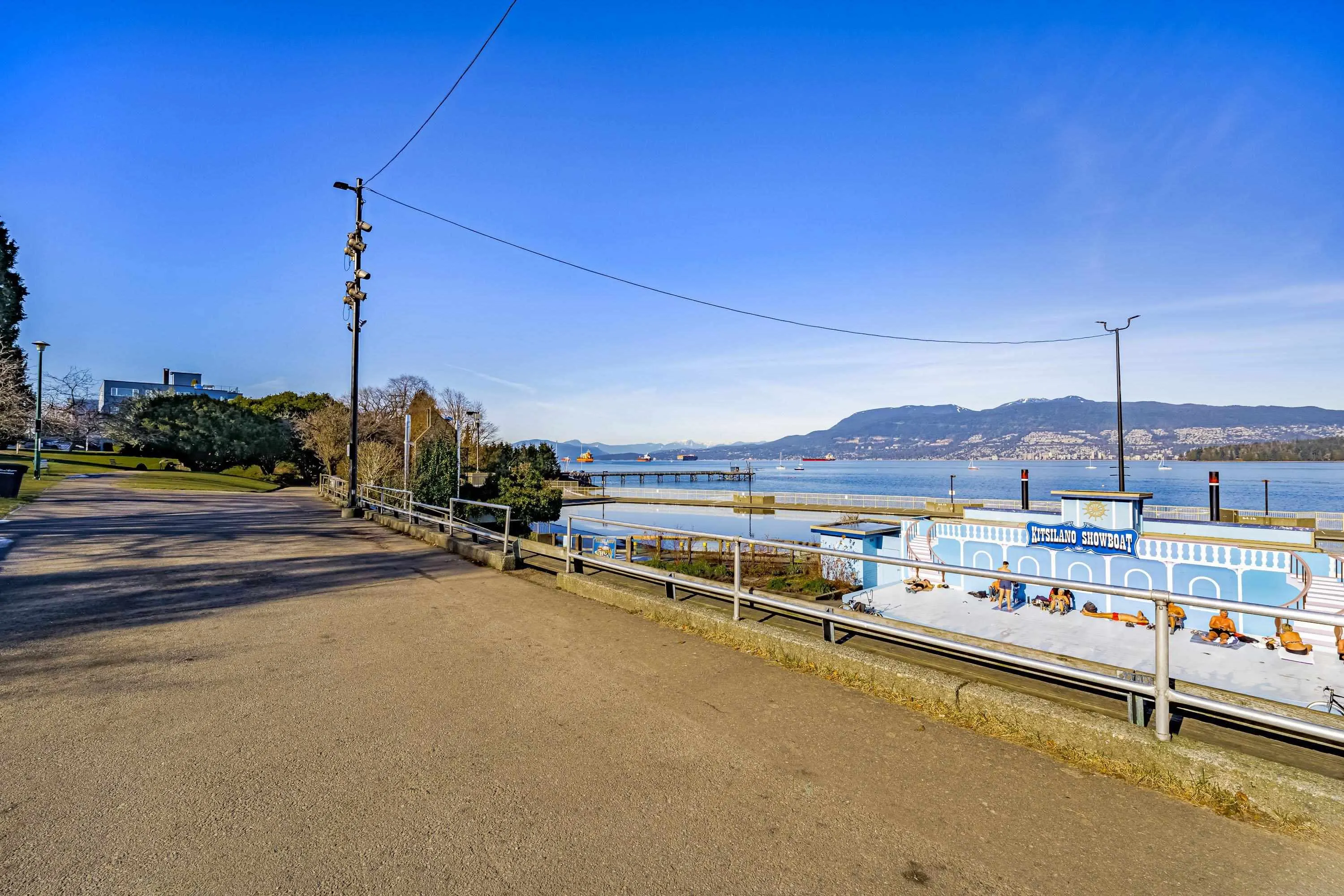 305 2430 Point Grey Road