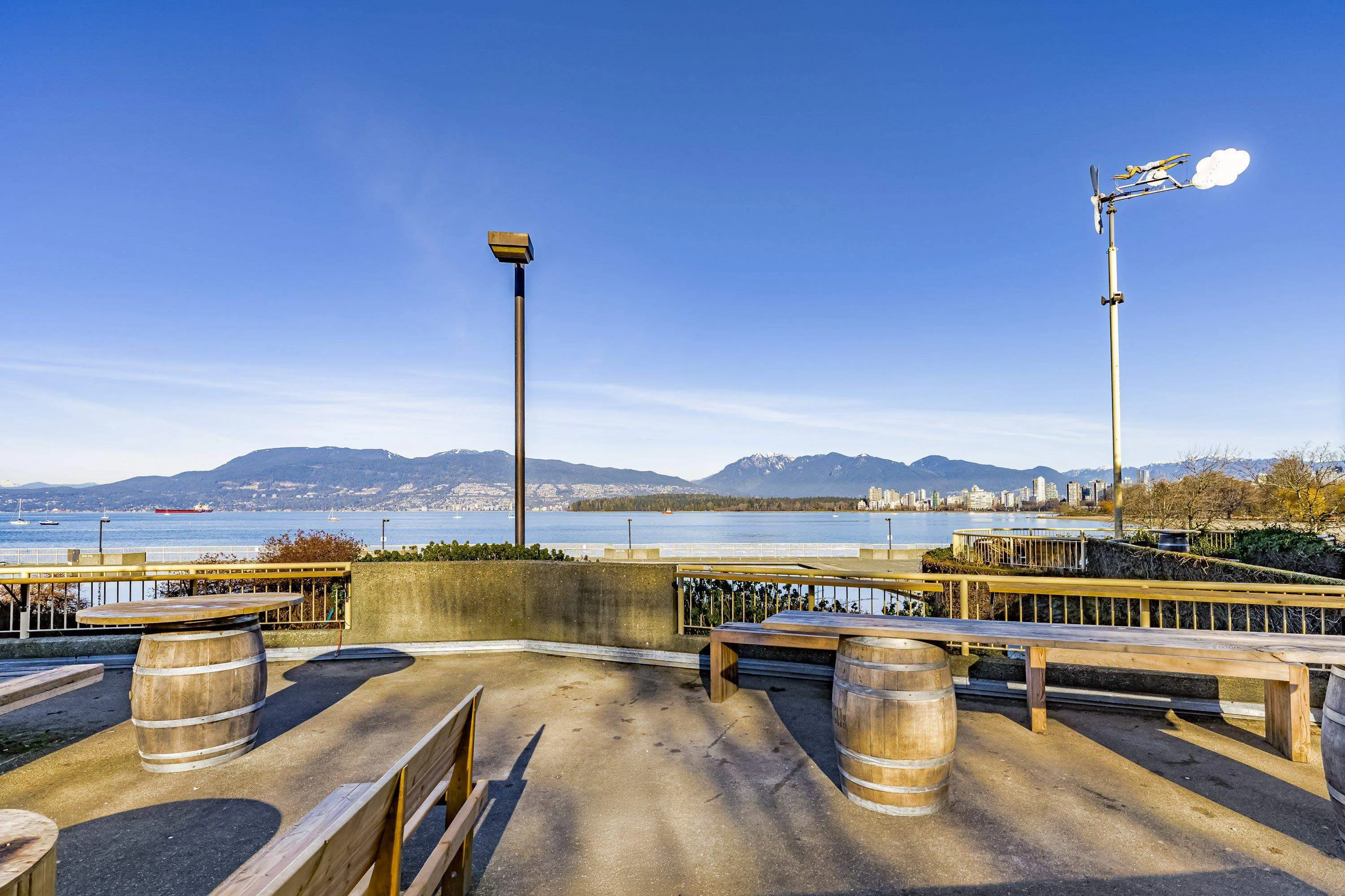 305 2430 Point Grey Road