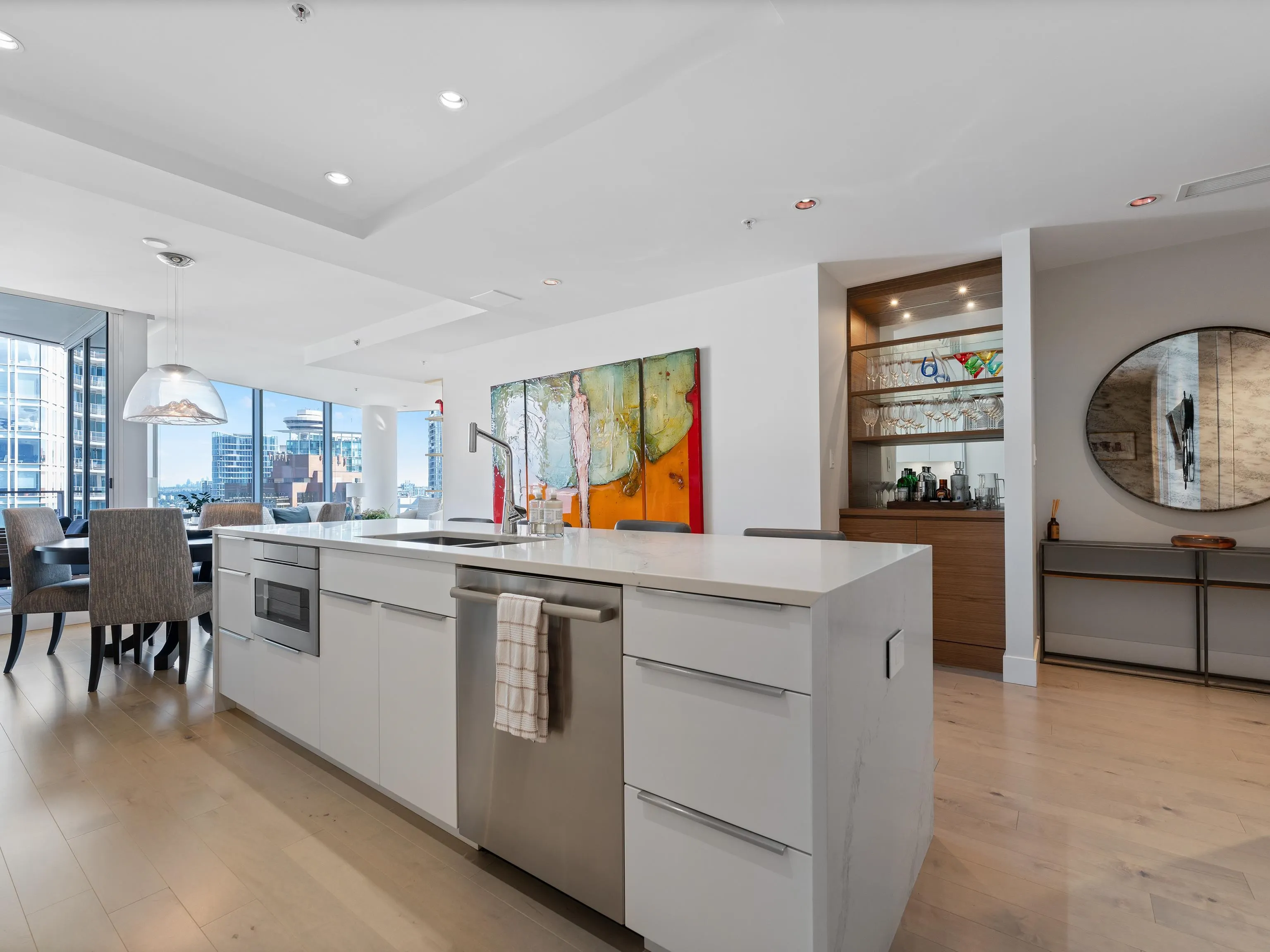 2304 1077 W Cordova Street