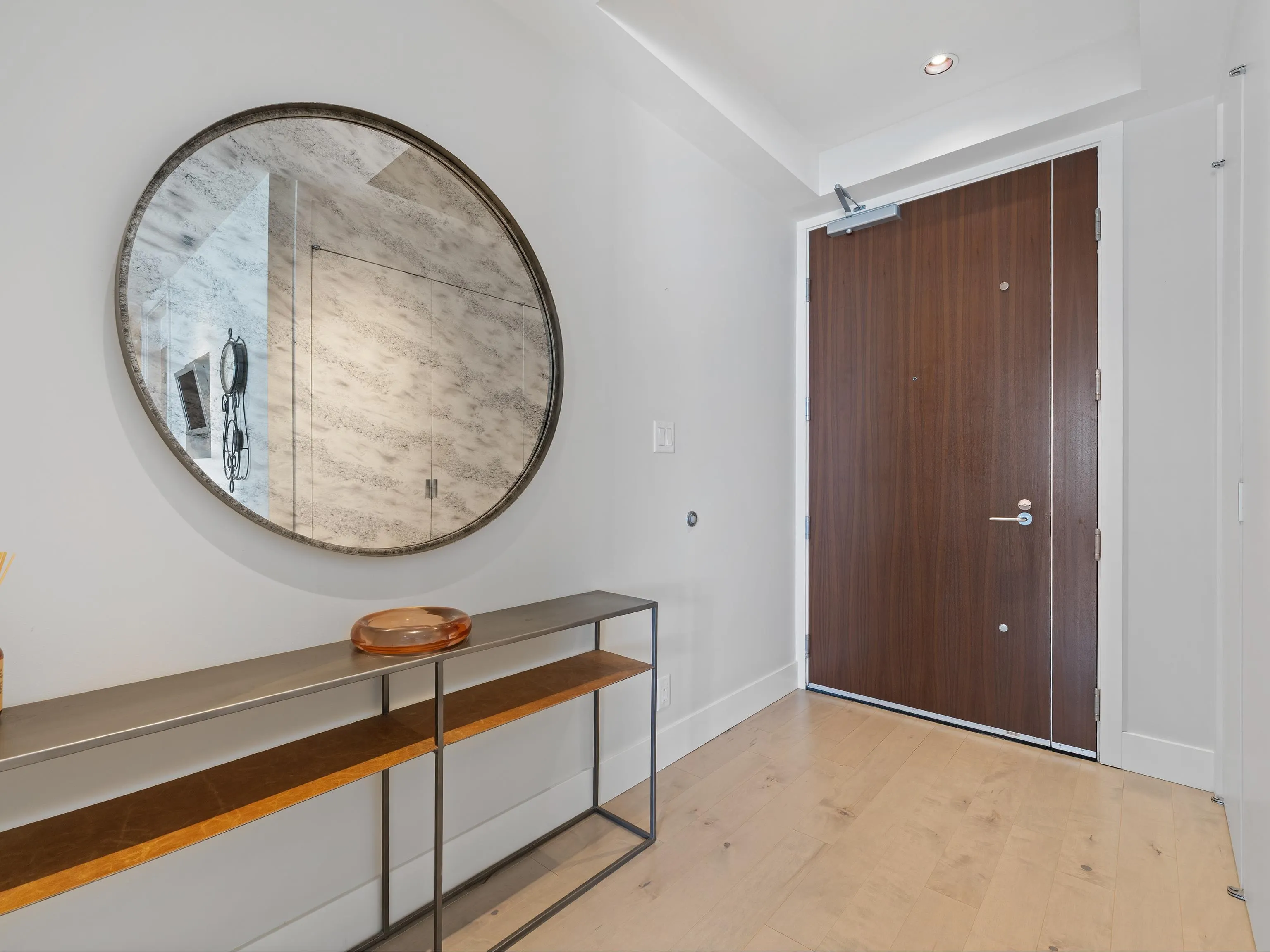 2304 1077 W Cordova Street