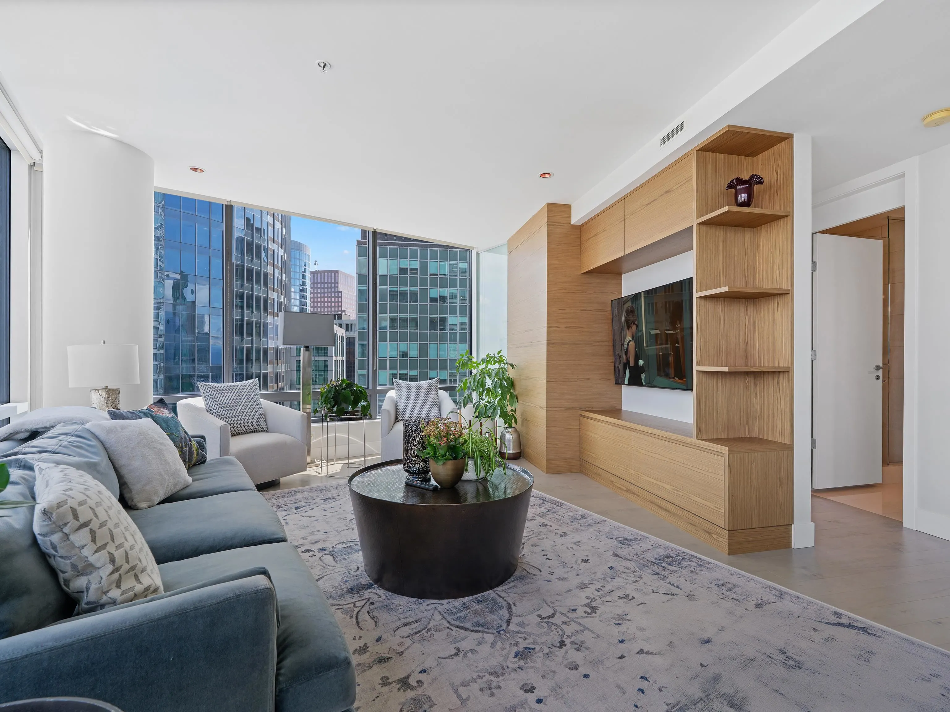 2304 1077 W Cordova Street