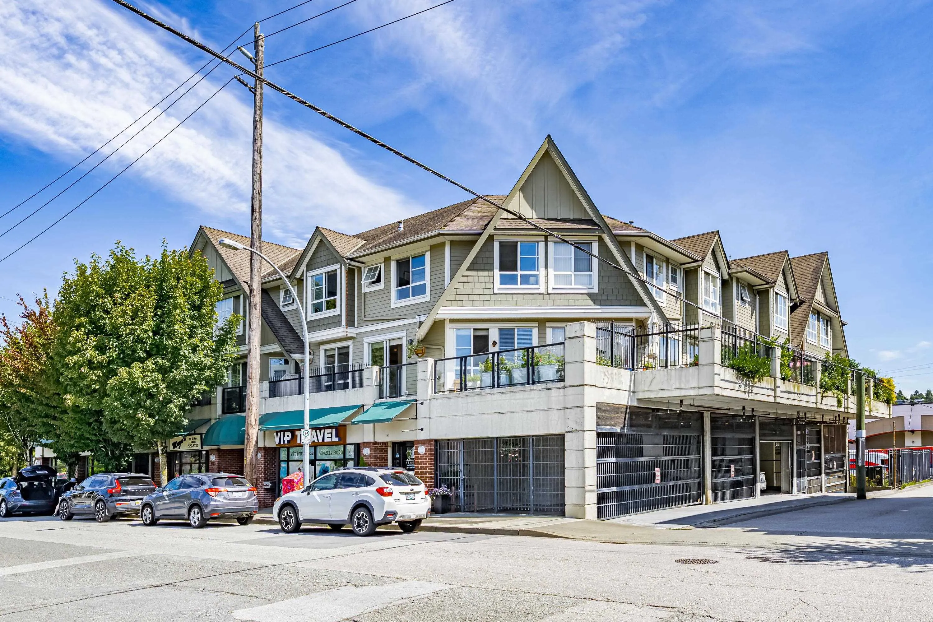 208 815 First Street