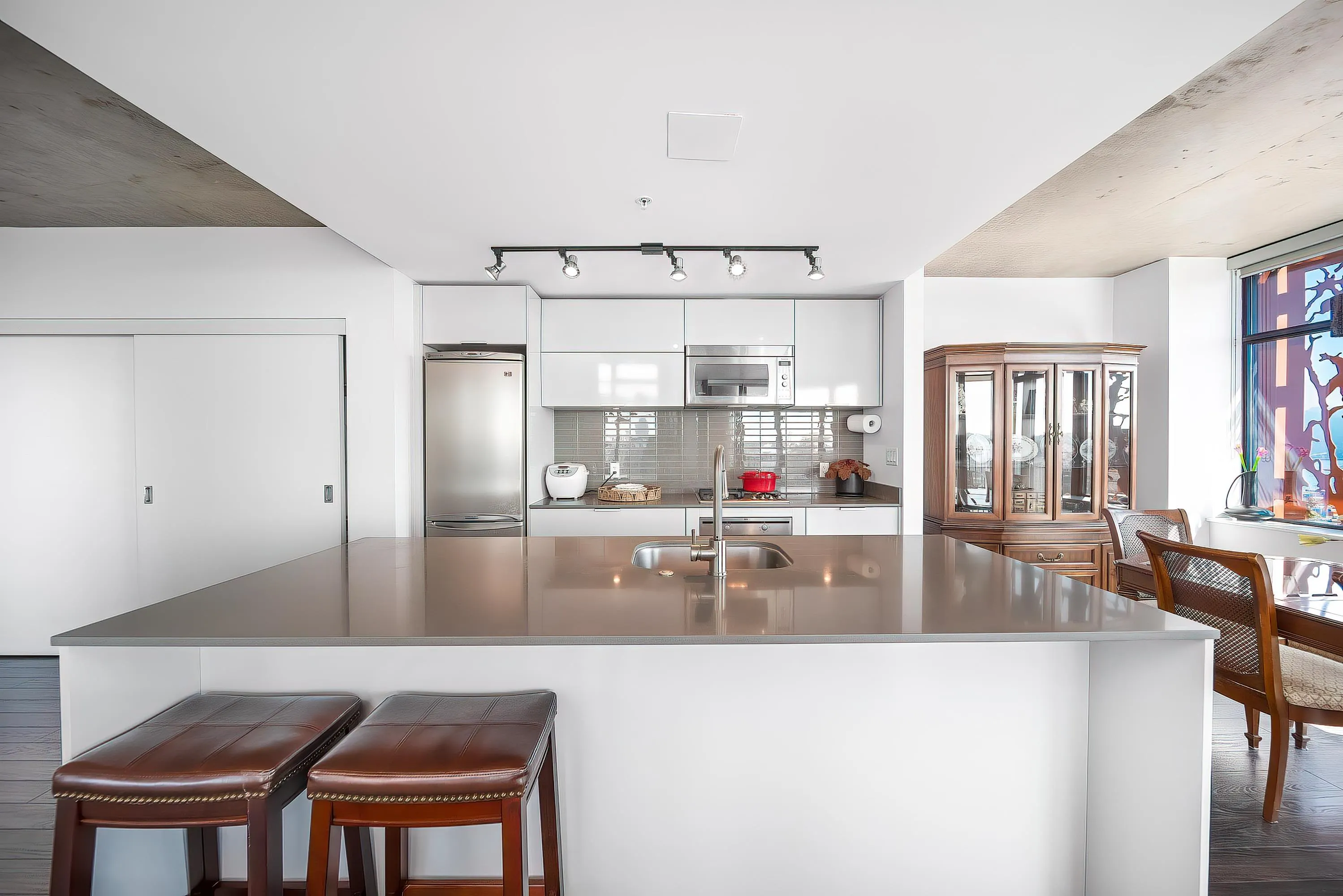 3506 128 W Cordova Street