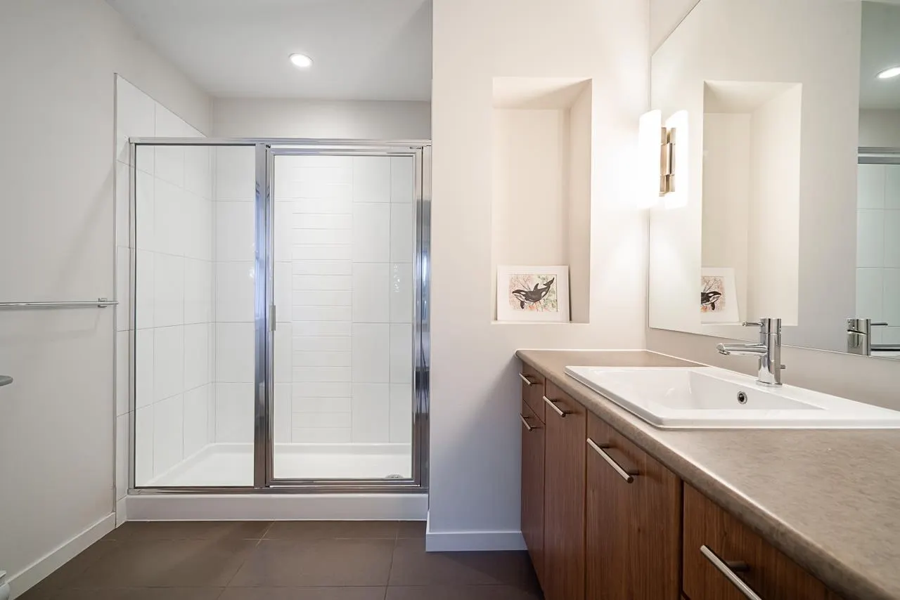 14 2418 Avon Place